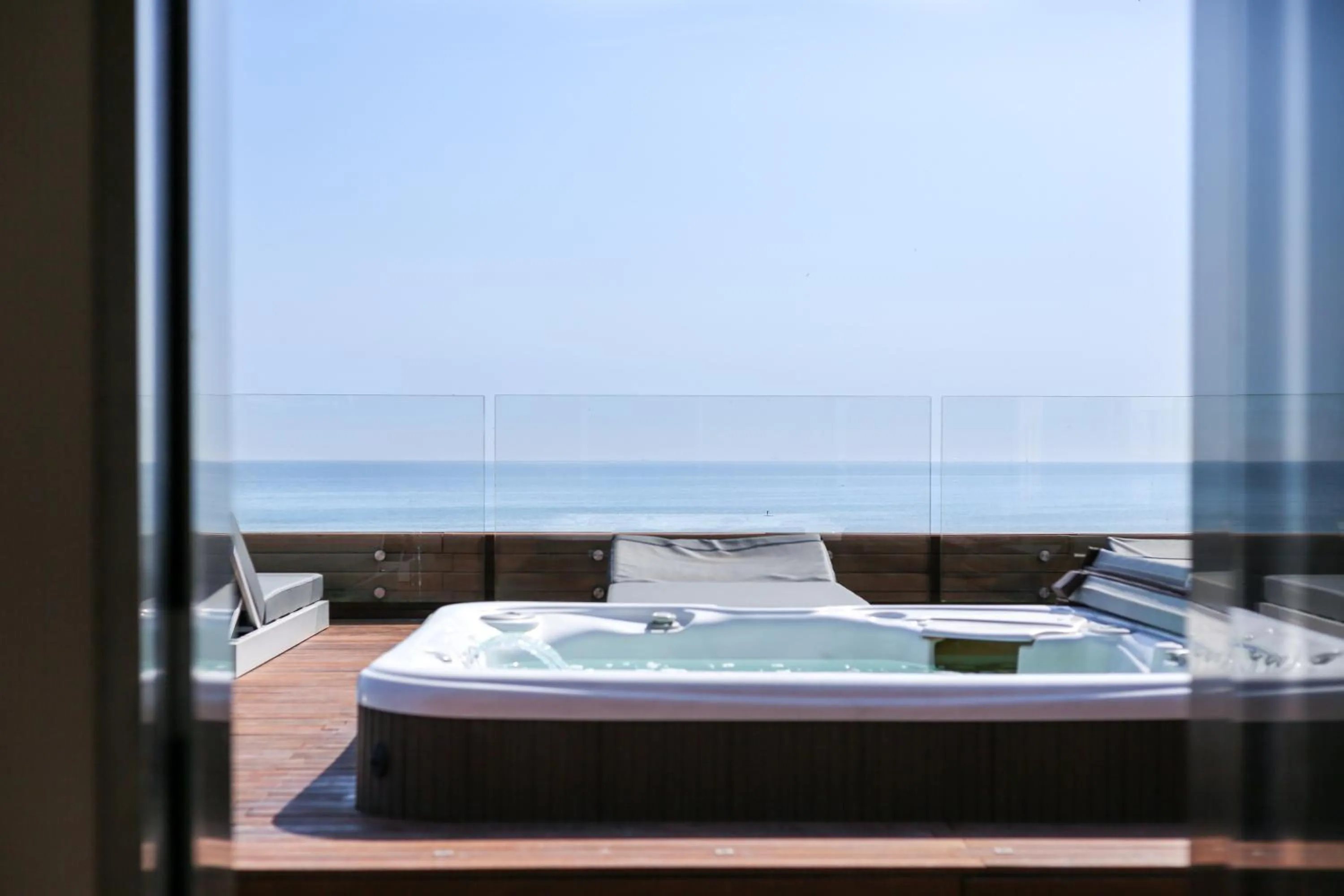 Hot Tub in Hotel Commodore