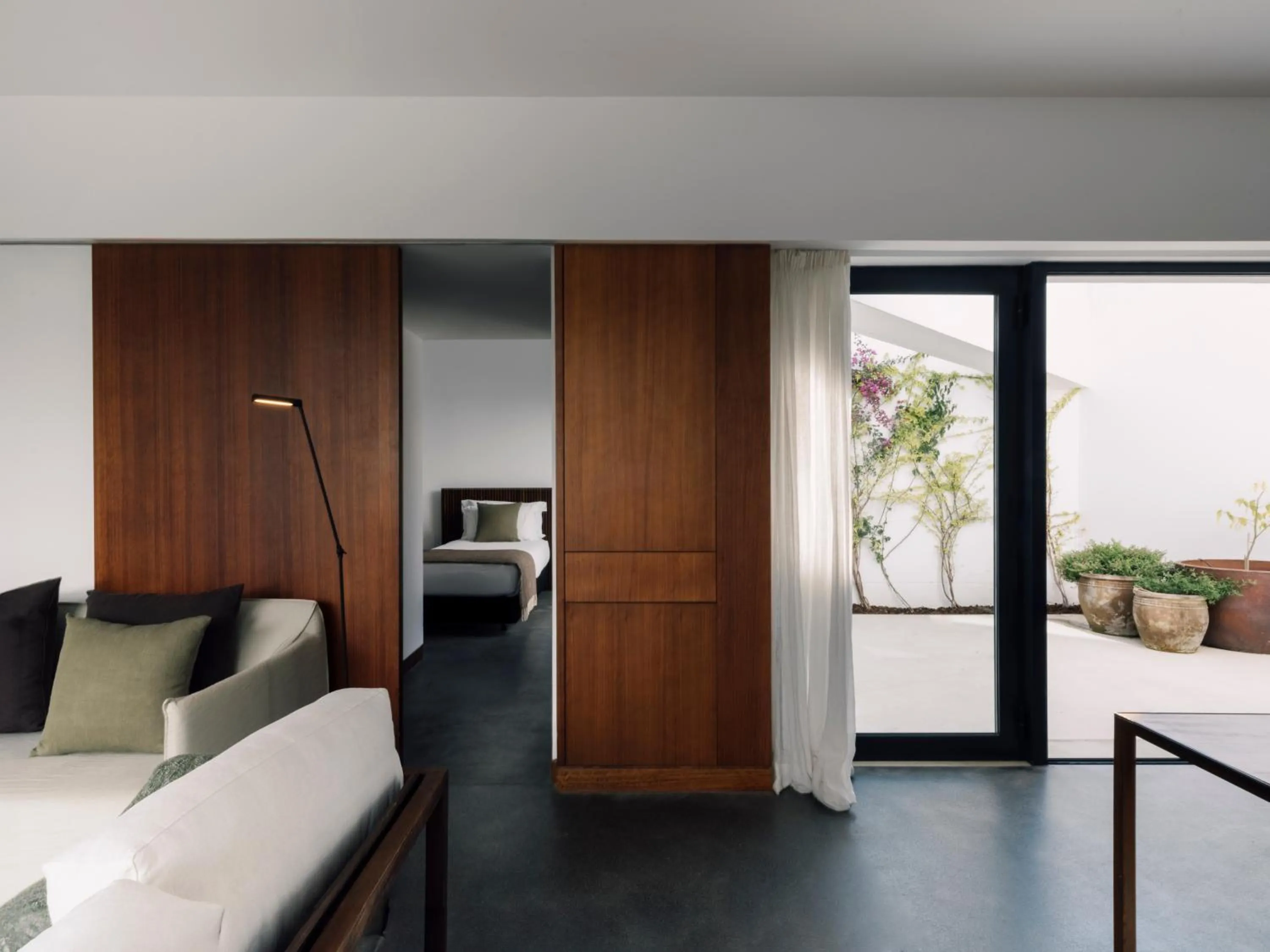 Bed in L'AND Vineyards - Relais & Châteaux