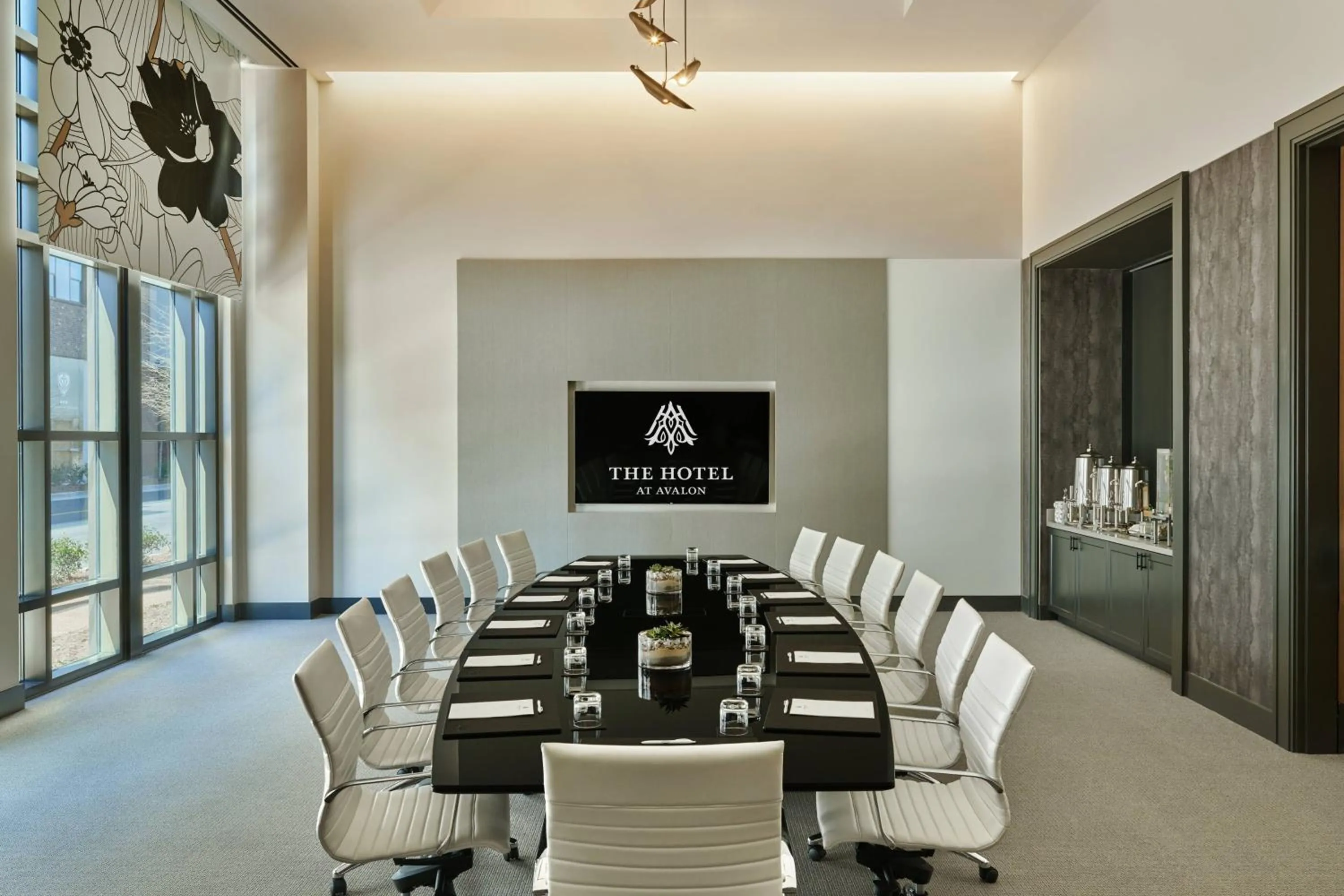Meeting/conference room in The Hotel at Avalon, Autograph Collection