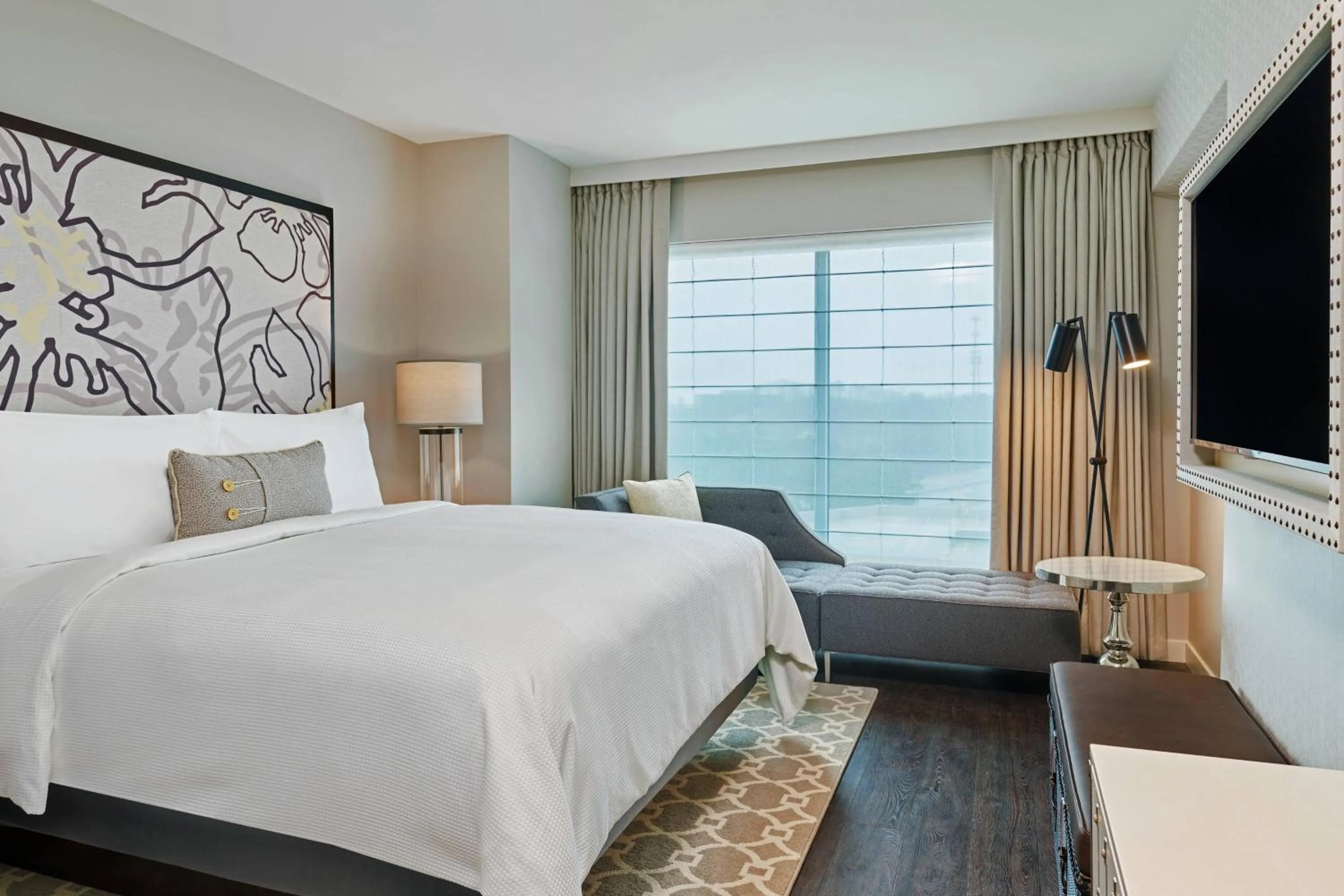 Photo of the whole room, Bed in The Hotel at Avalon, Autograph Collection