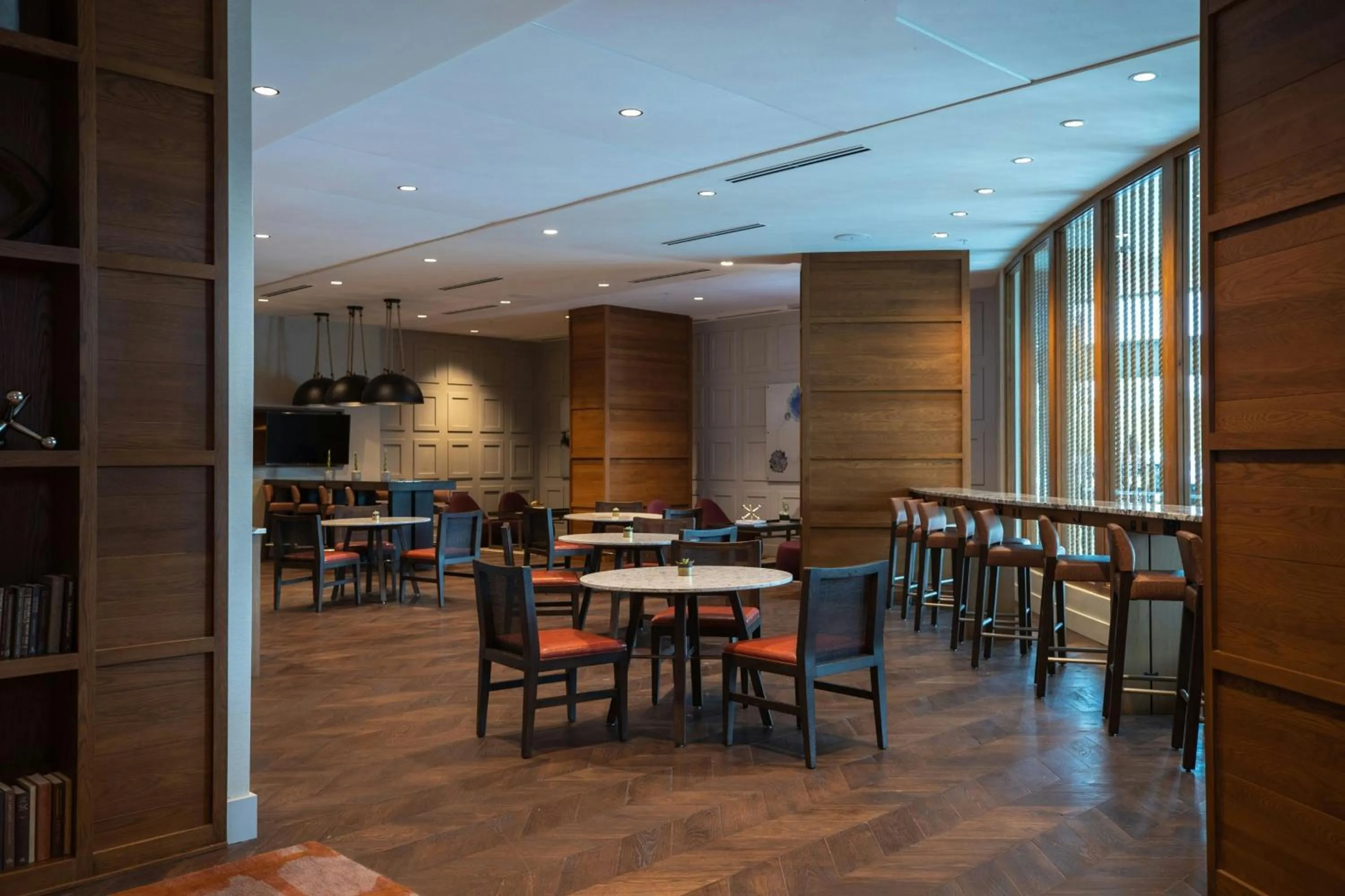 Lounge or bar in Renaissance Columbus Westerville-Polaris Hotel