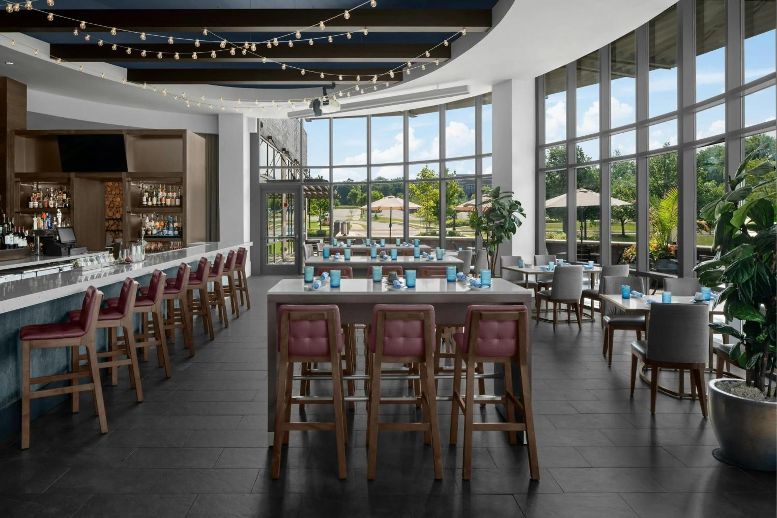 Restaurant/places to eat in Renaissance Columbus Westerville-Polaris Hotel