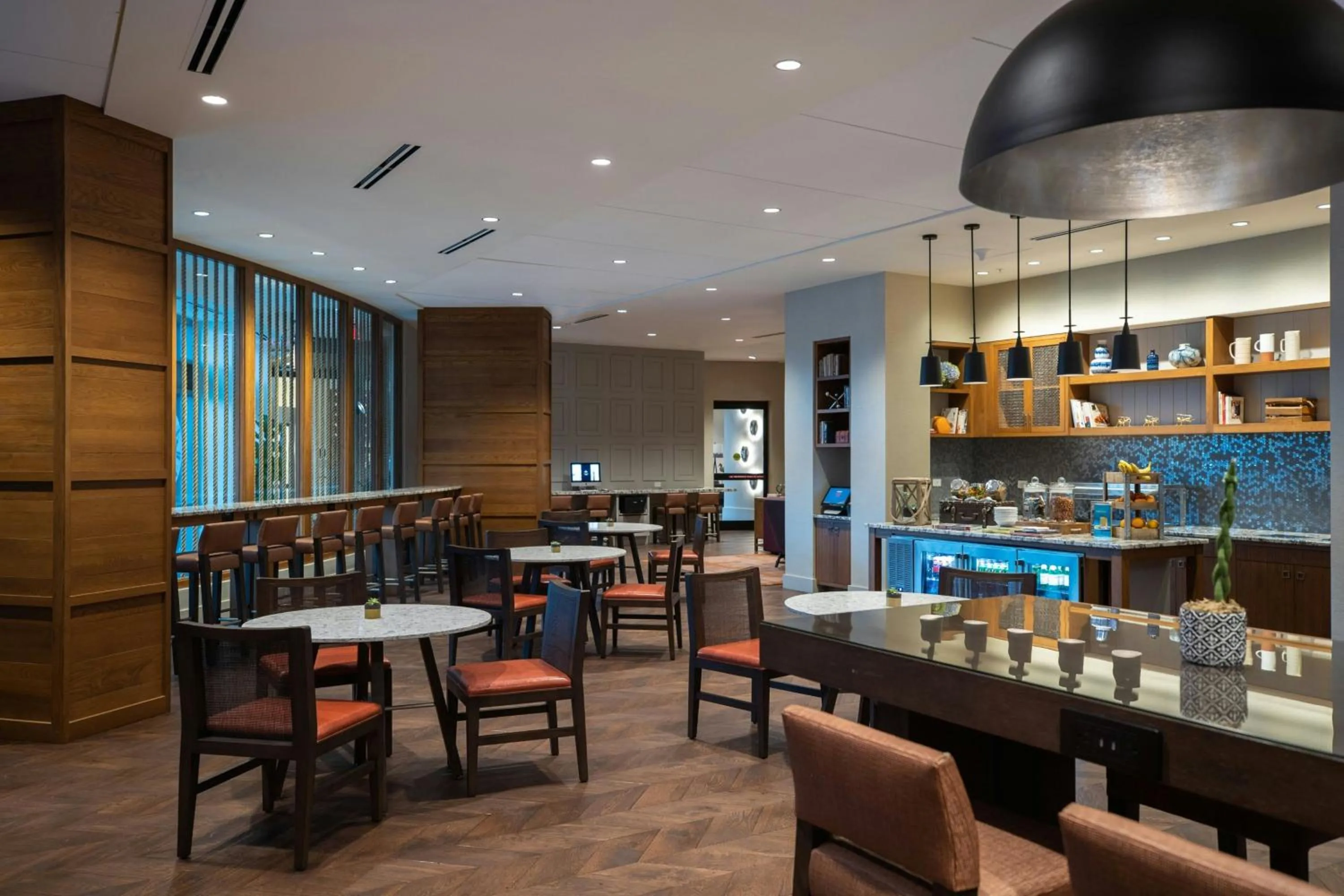 Lounge or bar in Renaissance Columbus Westerville-Polaris Hotel