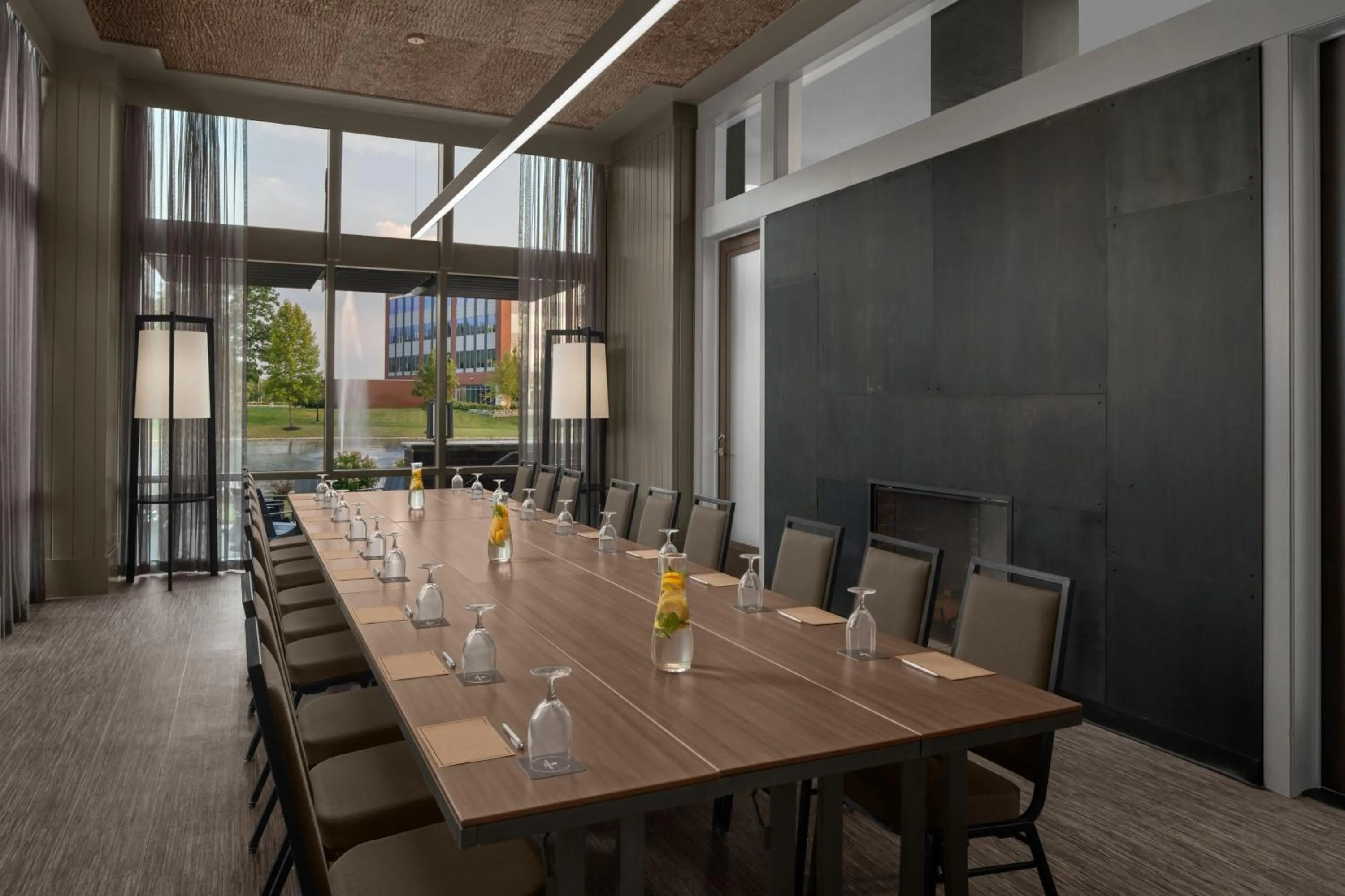 Restaurant/places to eat in Renaissance Columbus Westerville-Polaris Hotel