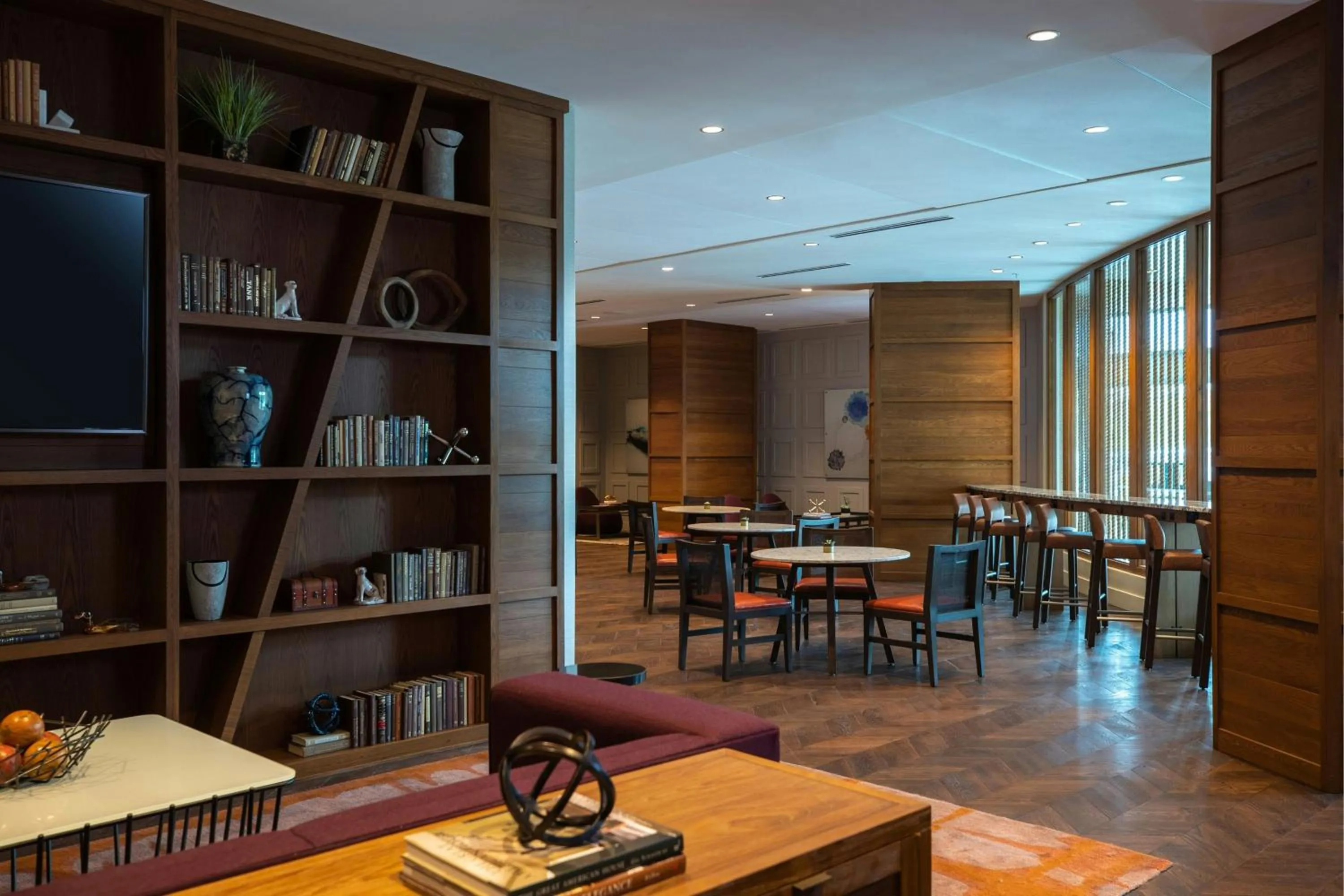 Lounge or bar in Renaissance Columbus Westerville-Polaris Hotel