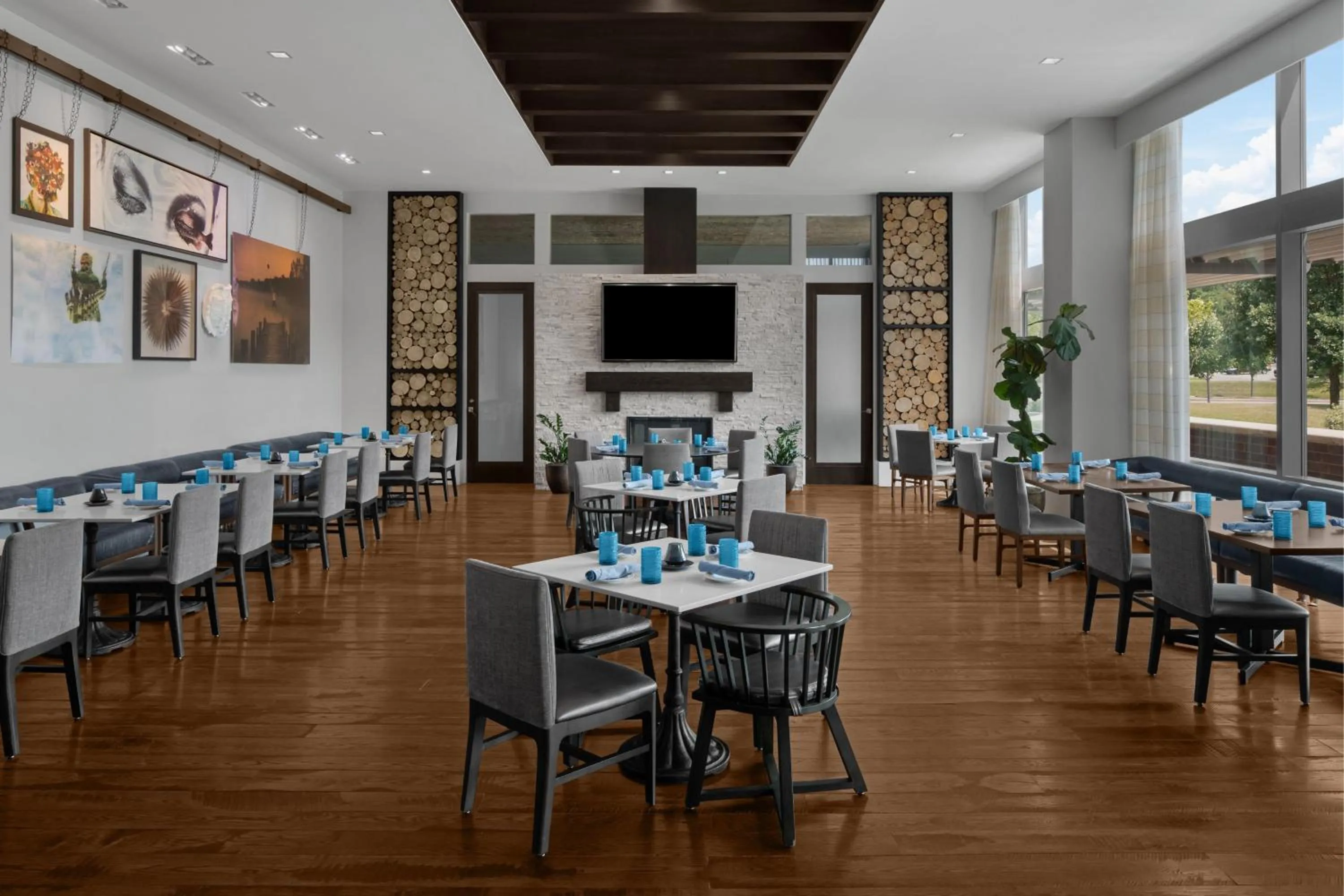 Restaurant/places to eat in Renaissance Columbus Westerville-Polaris Hotel
