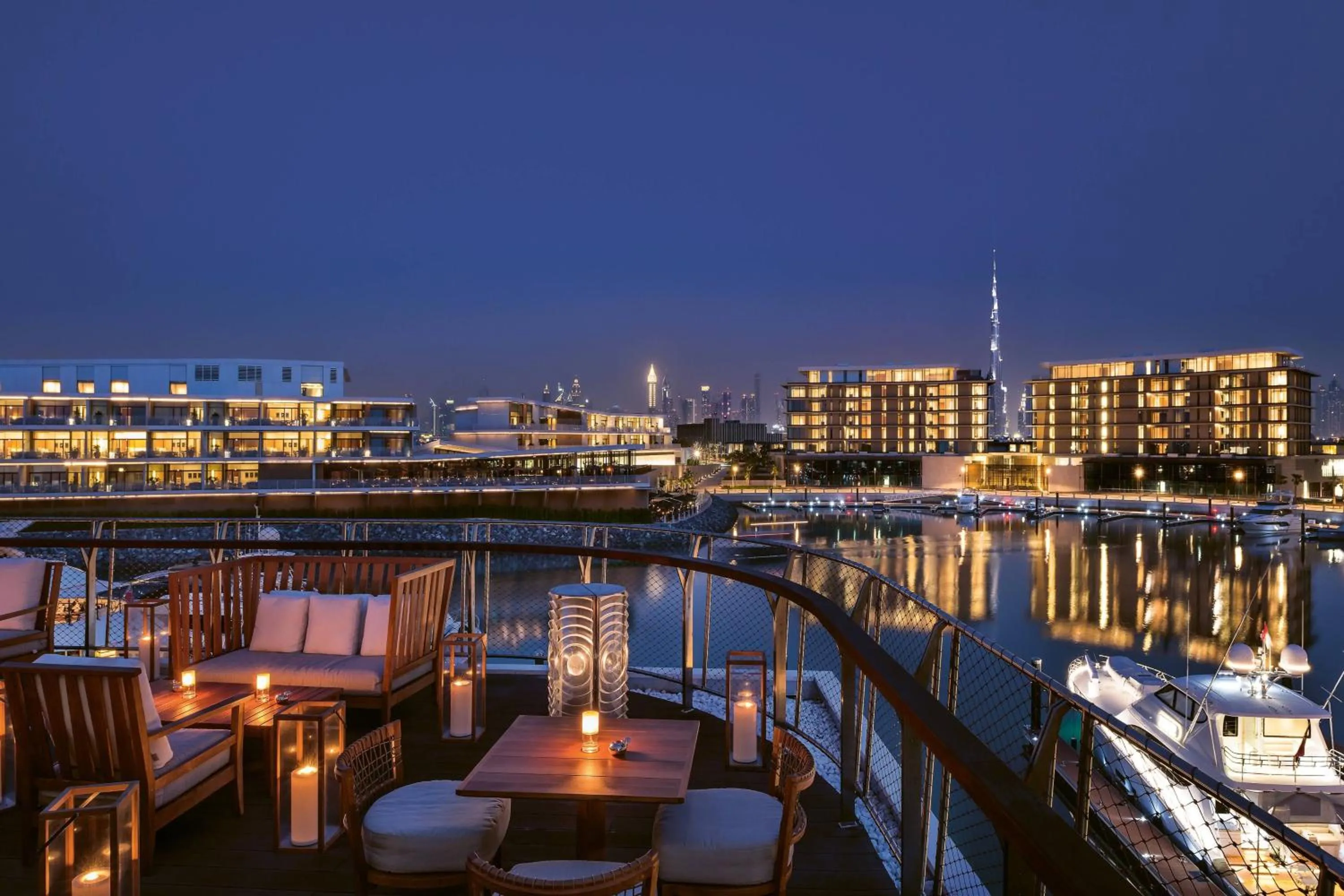 Lounge or bar in Bvlgari Resort Dubai