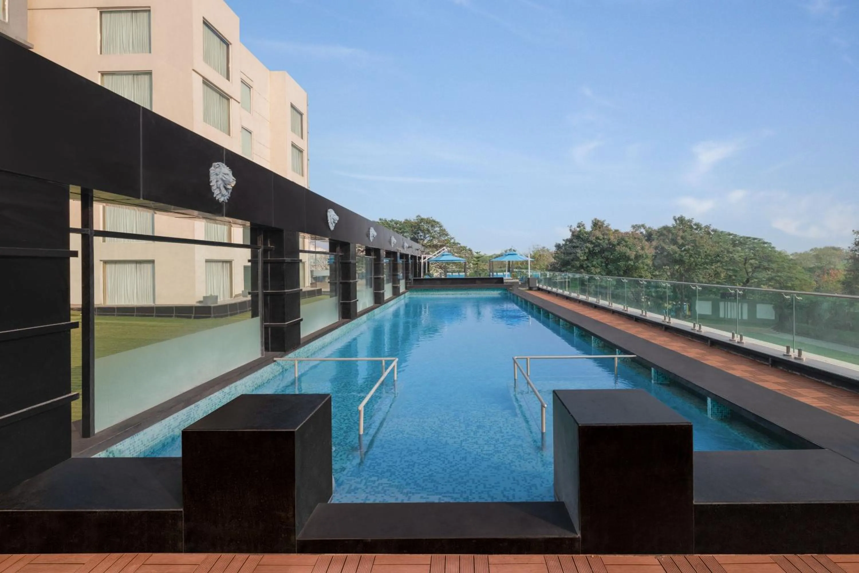Swimming pool in Indore Marriott Hotel