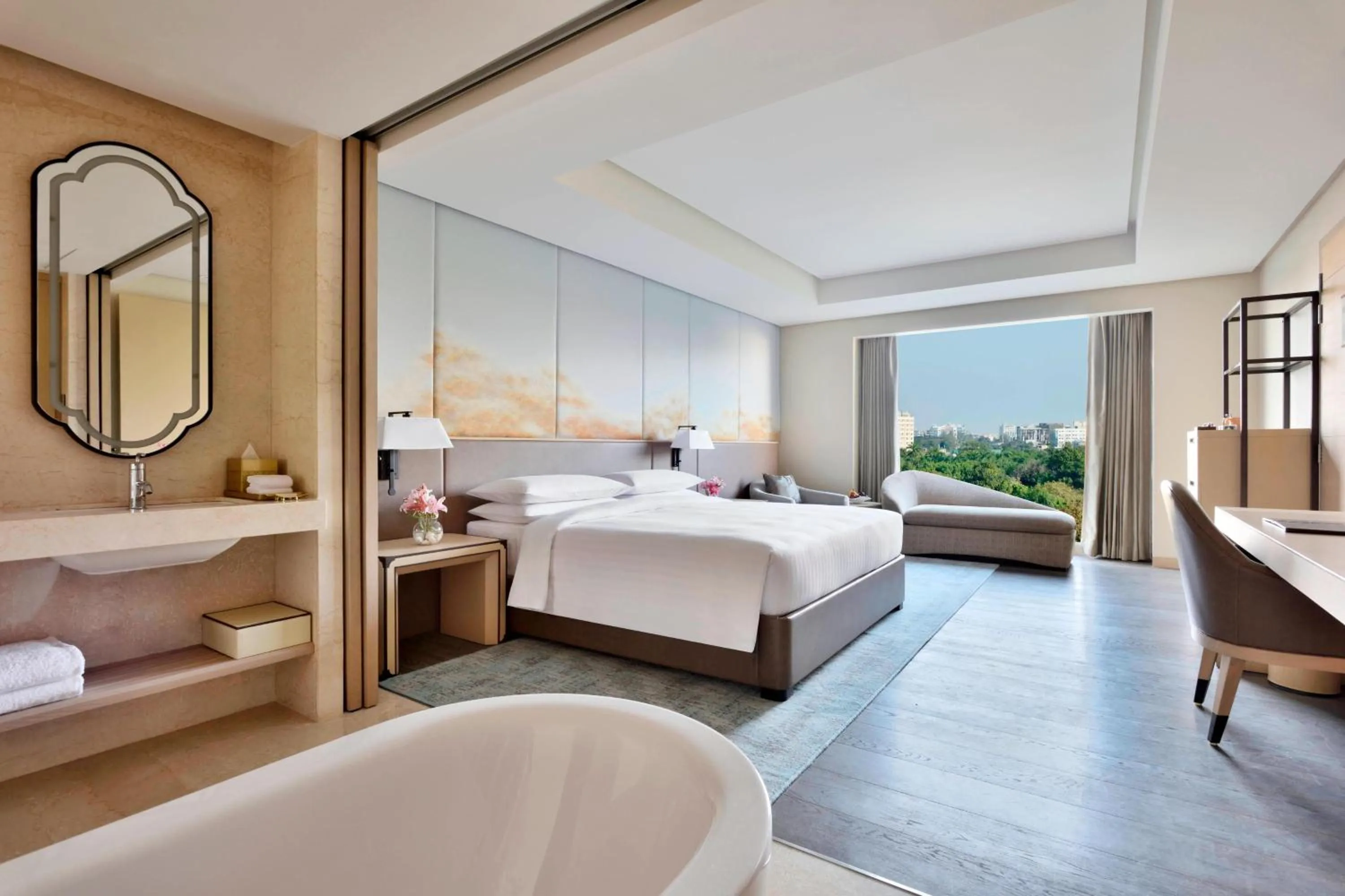 Bathroom, Bed in Indore Marriott Hotel