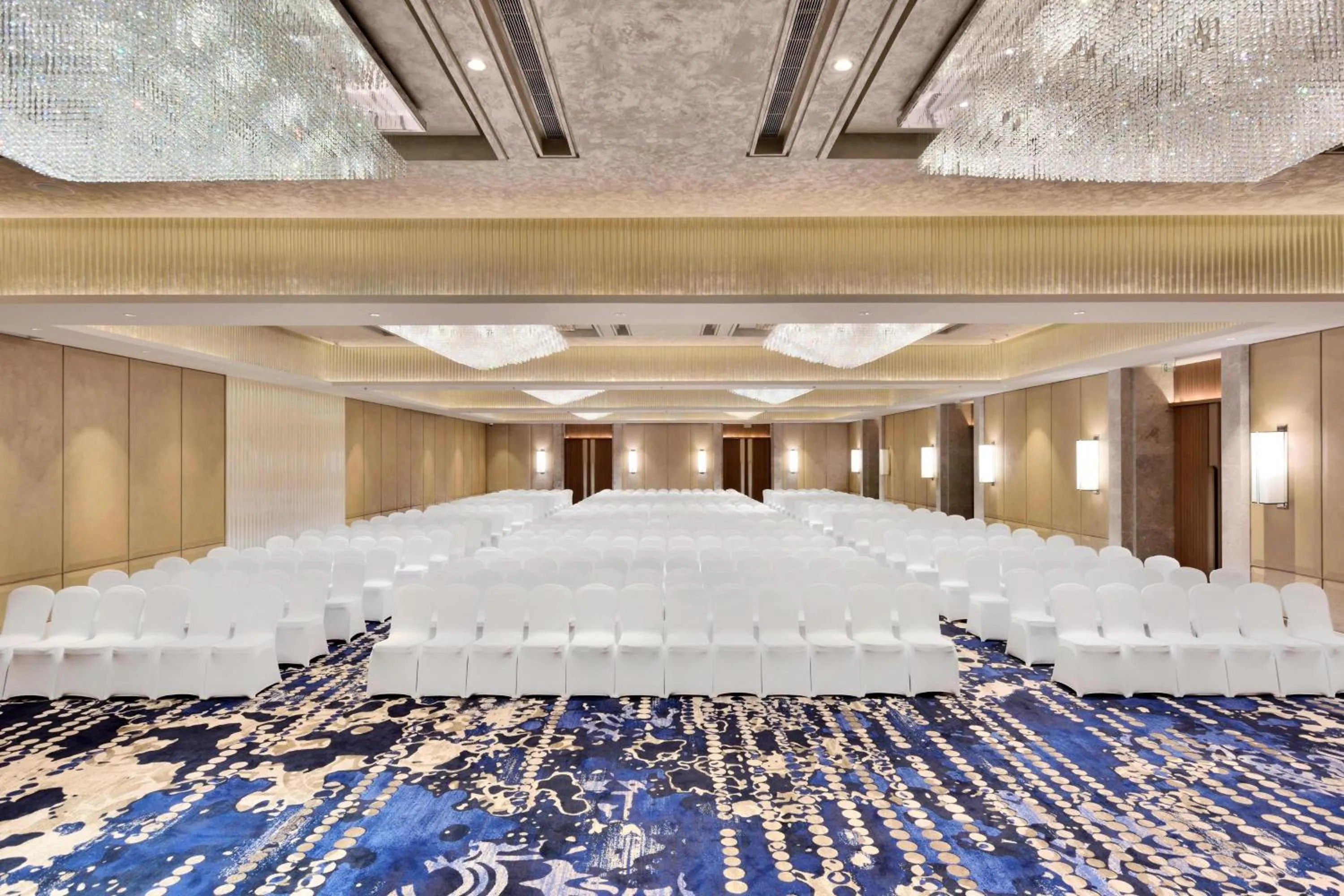 Meeting/conference room in Indore Marriott Hotel