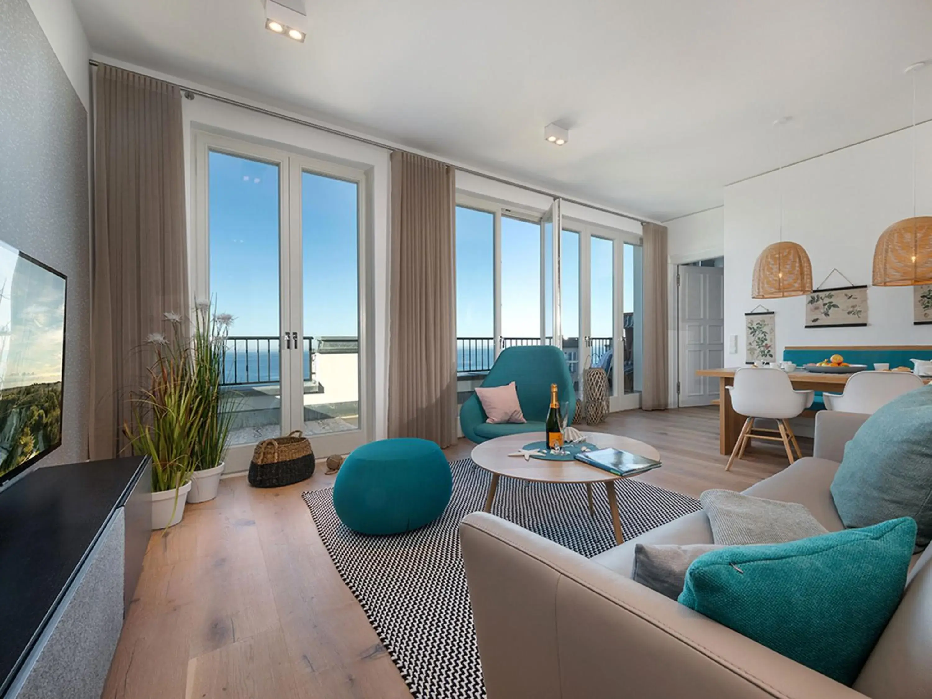 Meerblick-Suite "View" im FIRST Sellin Meerblick-Suite "View" im FIRST Sellin