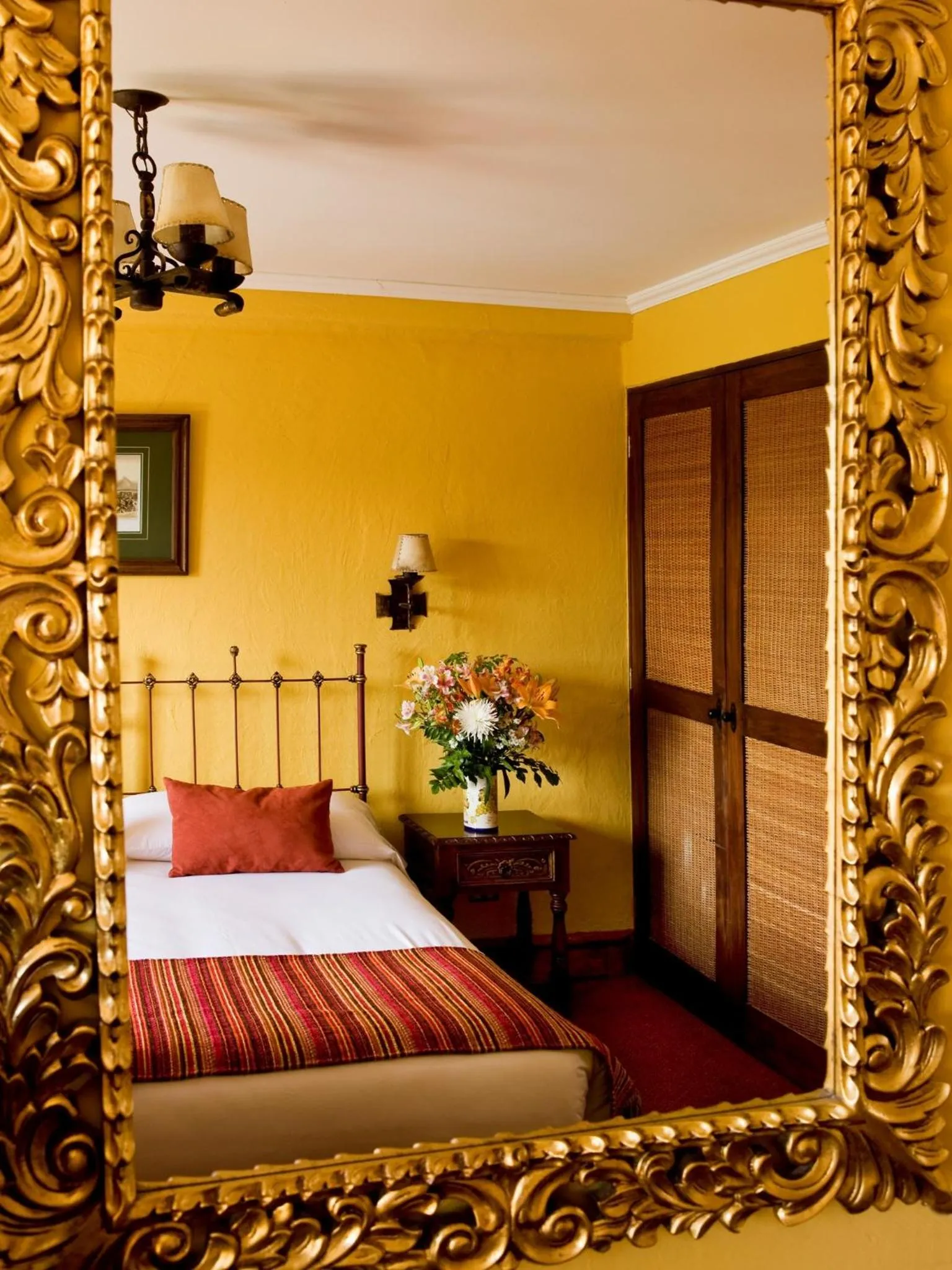 Photo of the whole room, Bed in Hotel Santa Cruz Plaza