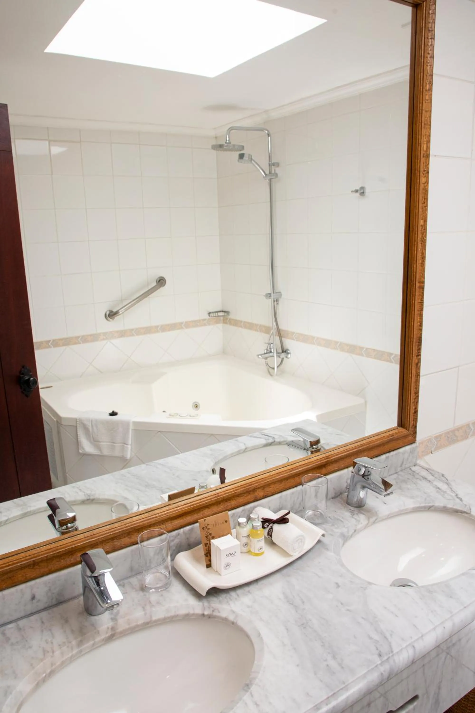 Bathroom in Hotel Santa Cruz Plaza