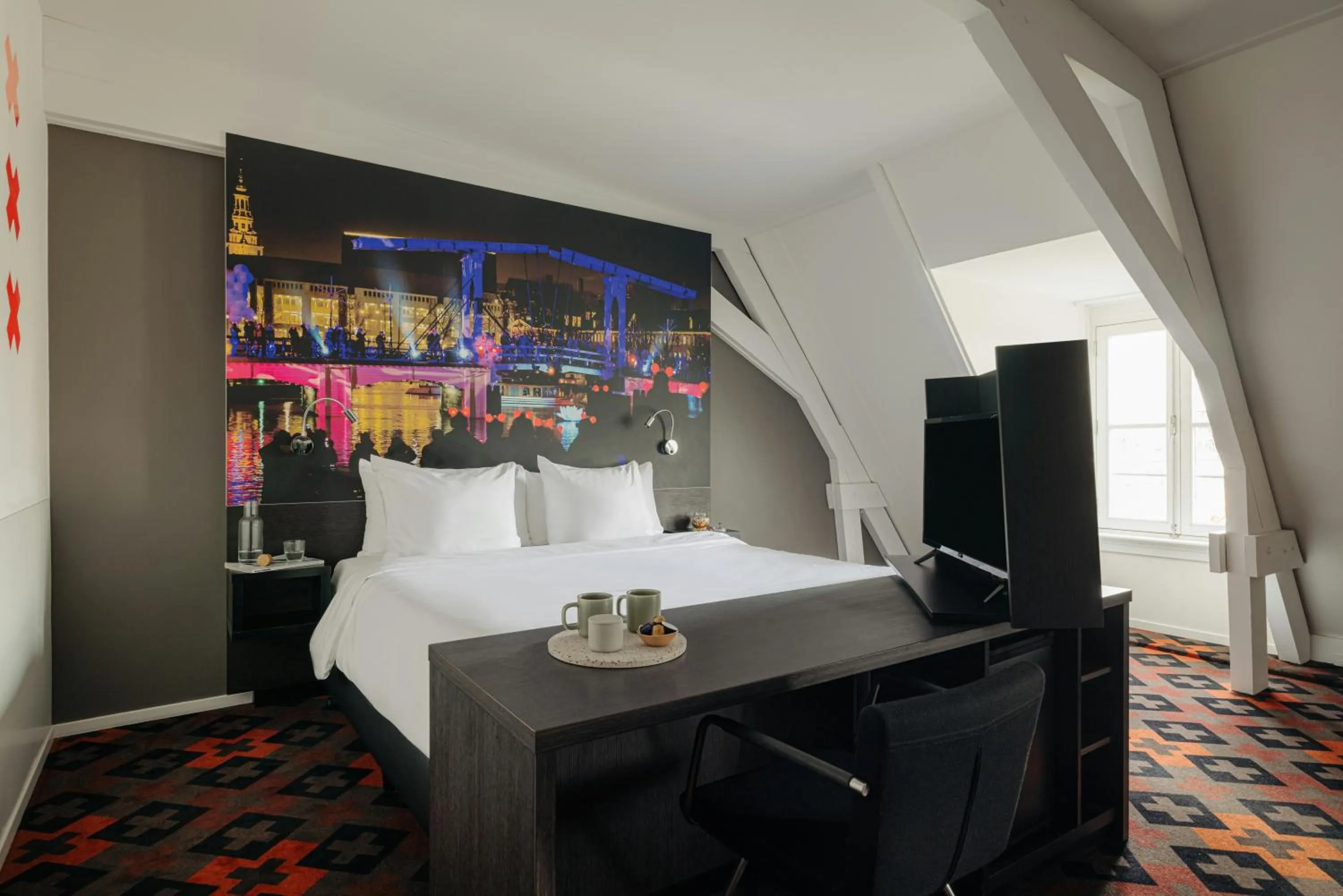 Photo of the whole room, Bed in The Manor Amsterdam