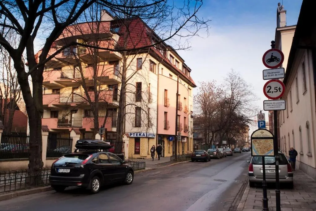 Neighbourhood in Trinity Apartment