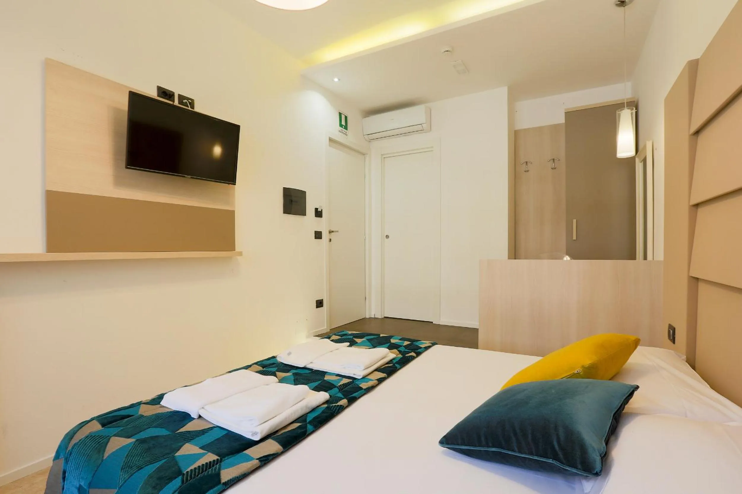 Photo of the whole room, Bed in DaVinci Relais Guest House