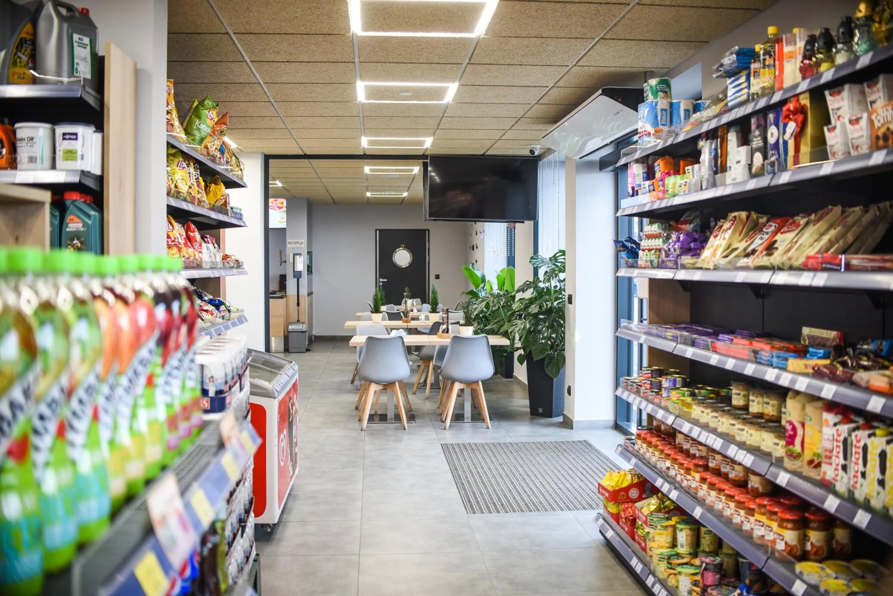 Supermarket/grocery shop in Motel Na Skarpie