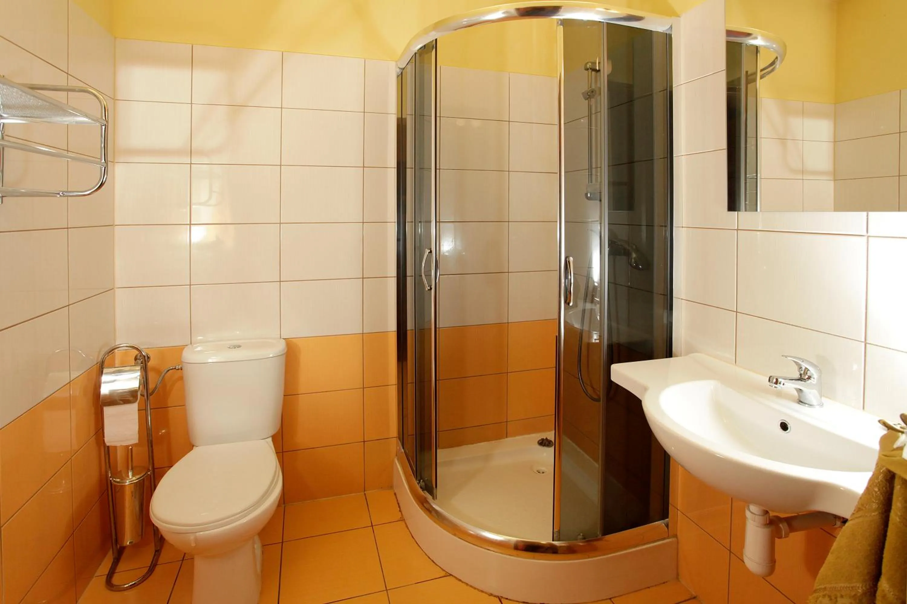 Shower in Motel Na Skarpie