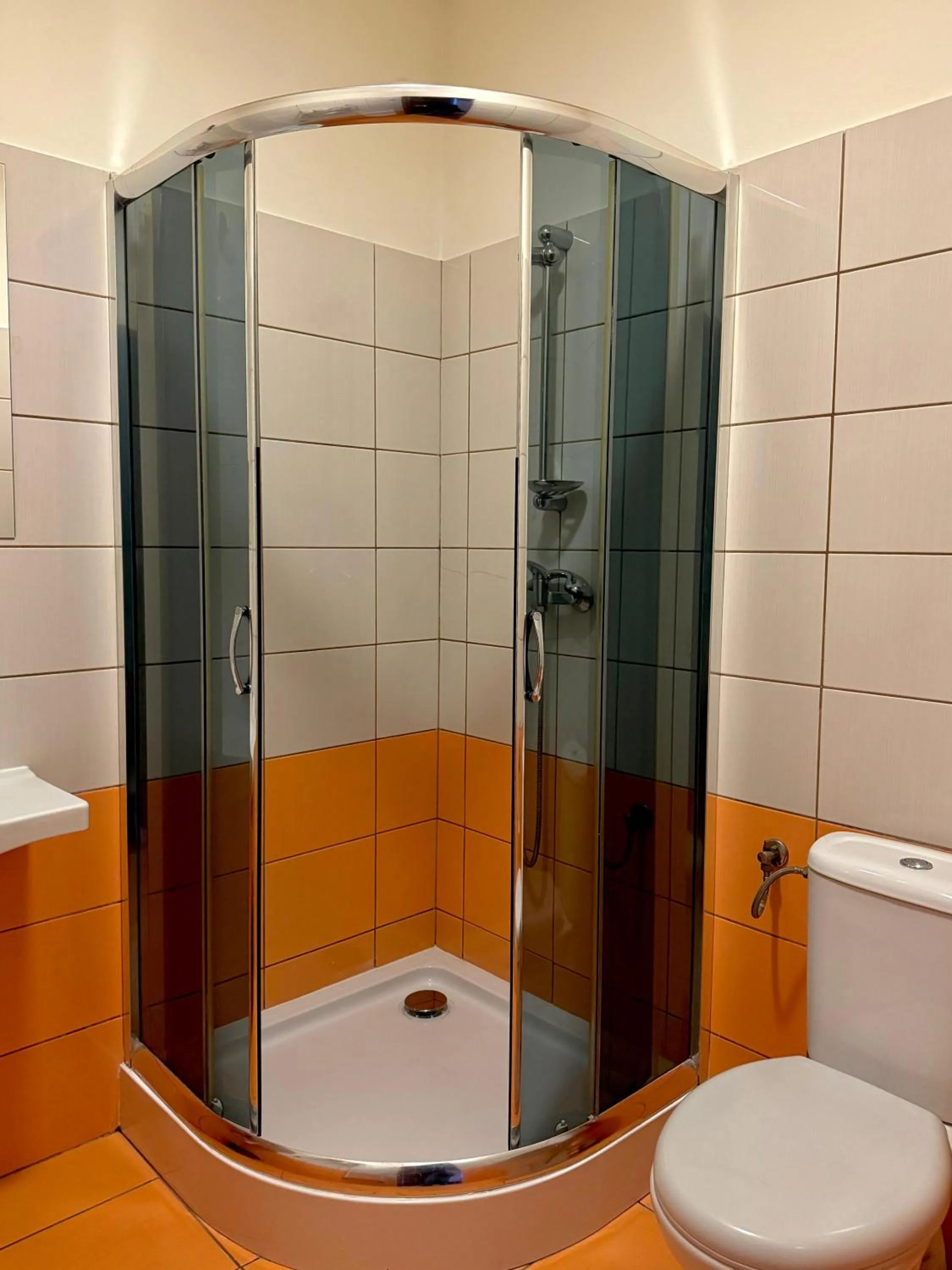 Shower in Motel Na Skarpie