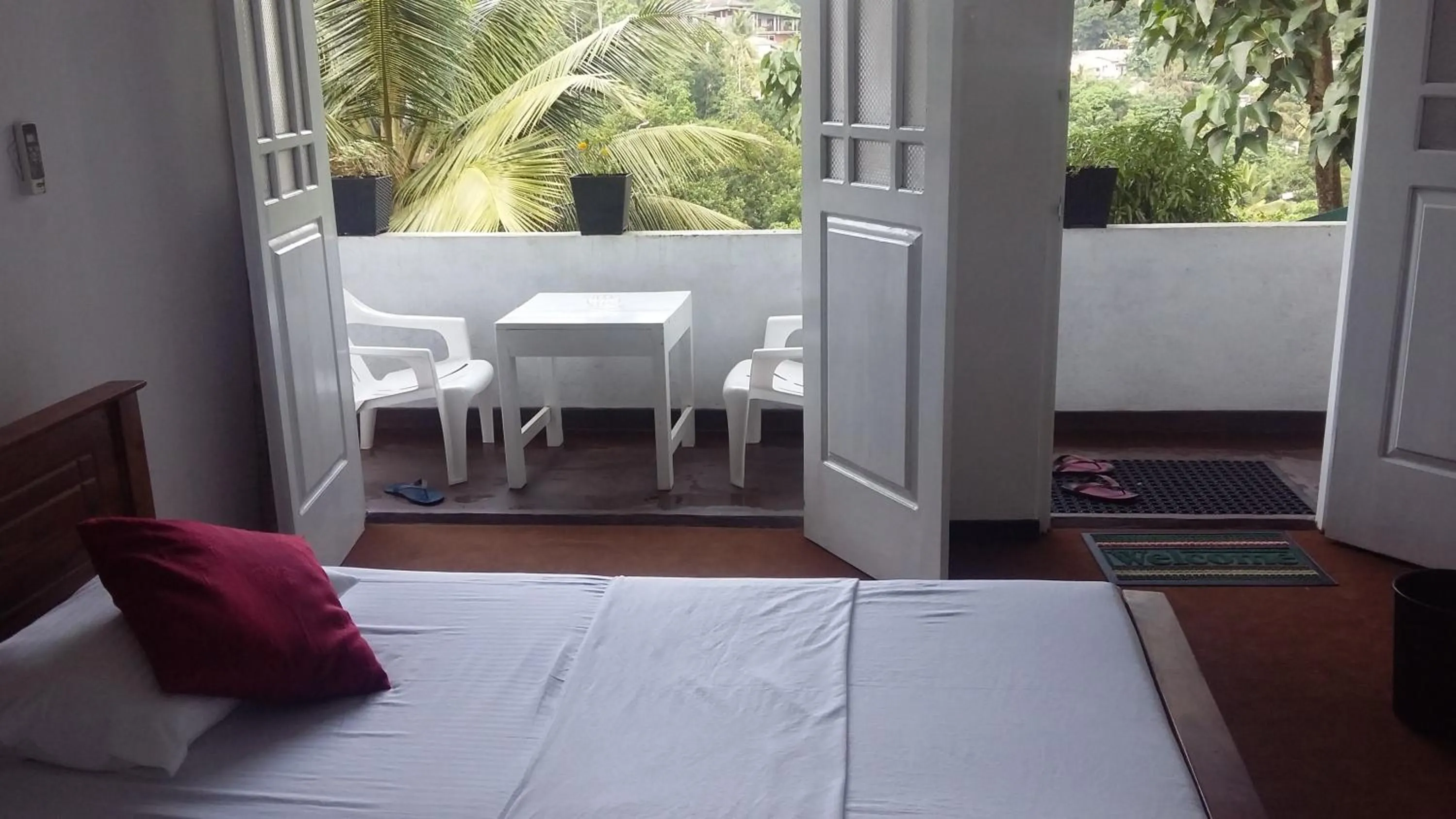Bed in Kandy Mountain Cottage