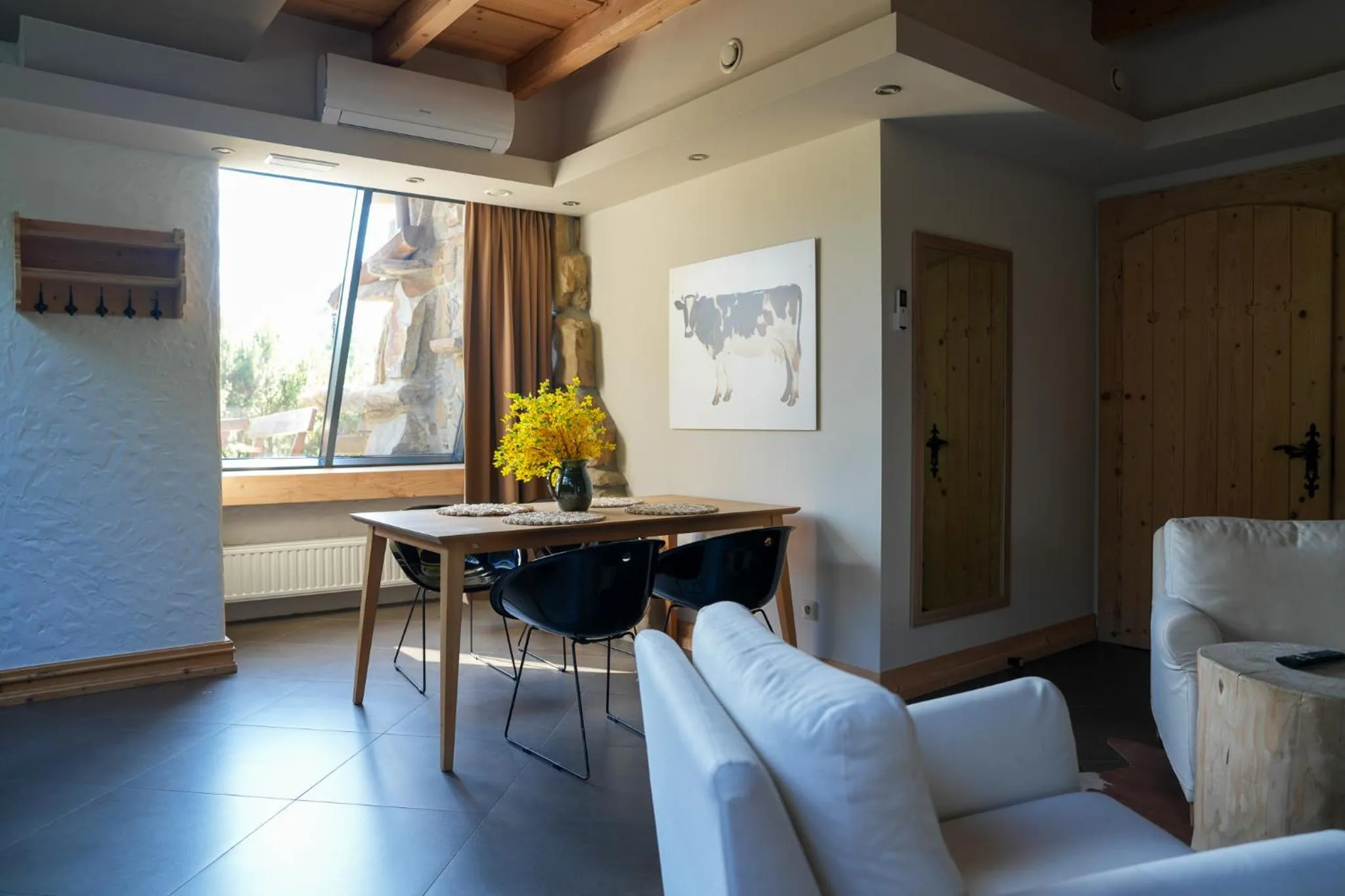 Seating area in Villa Miodula- zwierzęta akceptowane bezpłatnie, bezpośredni widok na góry, parking w cenie!