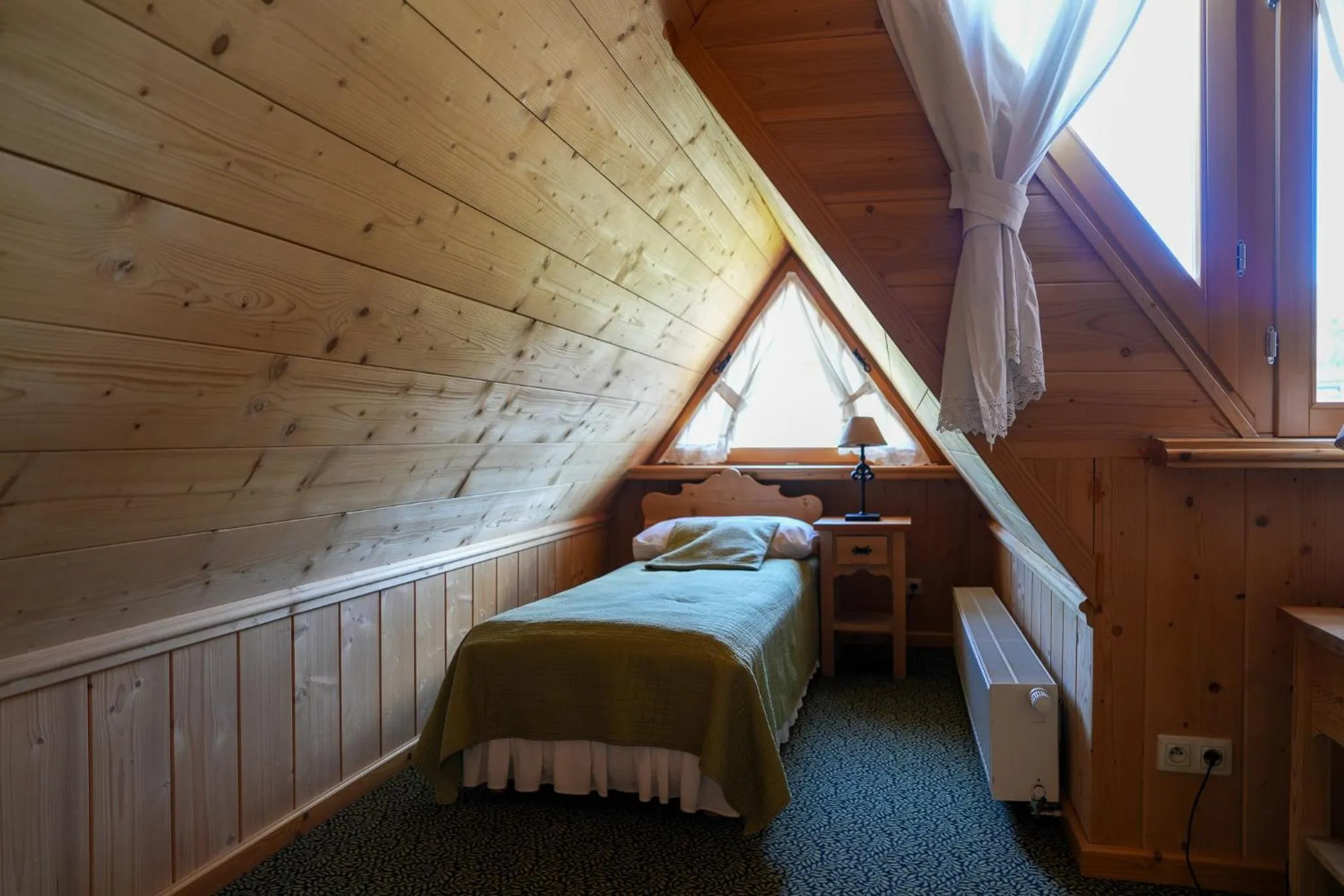 Bed in Villa Miodula- zwierzęta akceptowane bezpłatnie, bezpośredni widok na góry, parking w cenie!