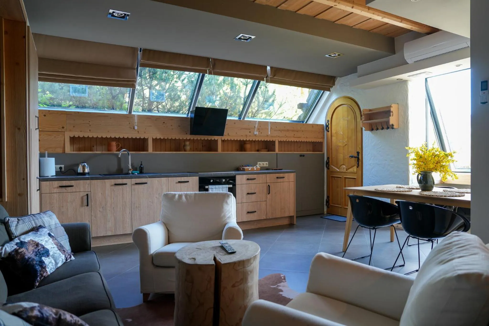 Kitchen or kitchenette in Villa Miodula- zwierzęta akceptowane bezpłatnie, bezpośredni widok na góry, parking w cenie!