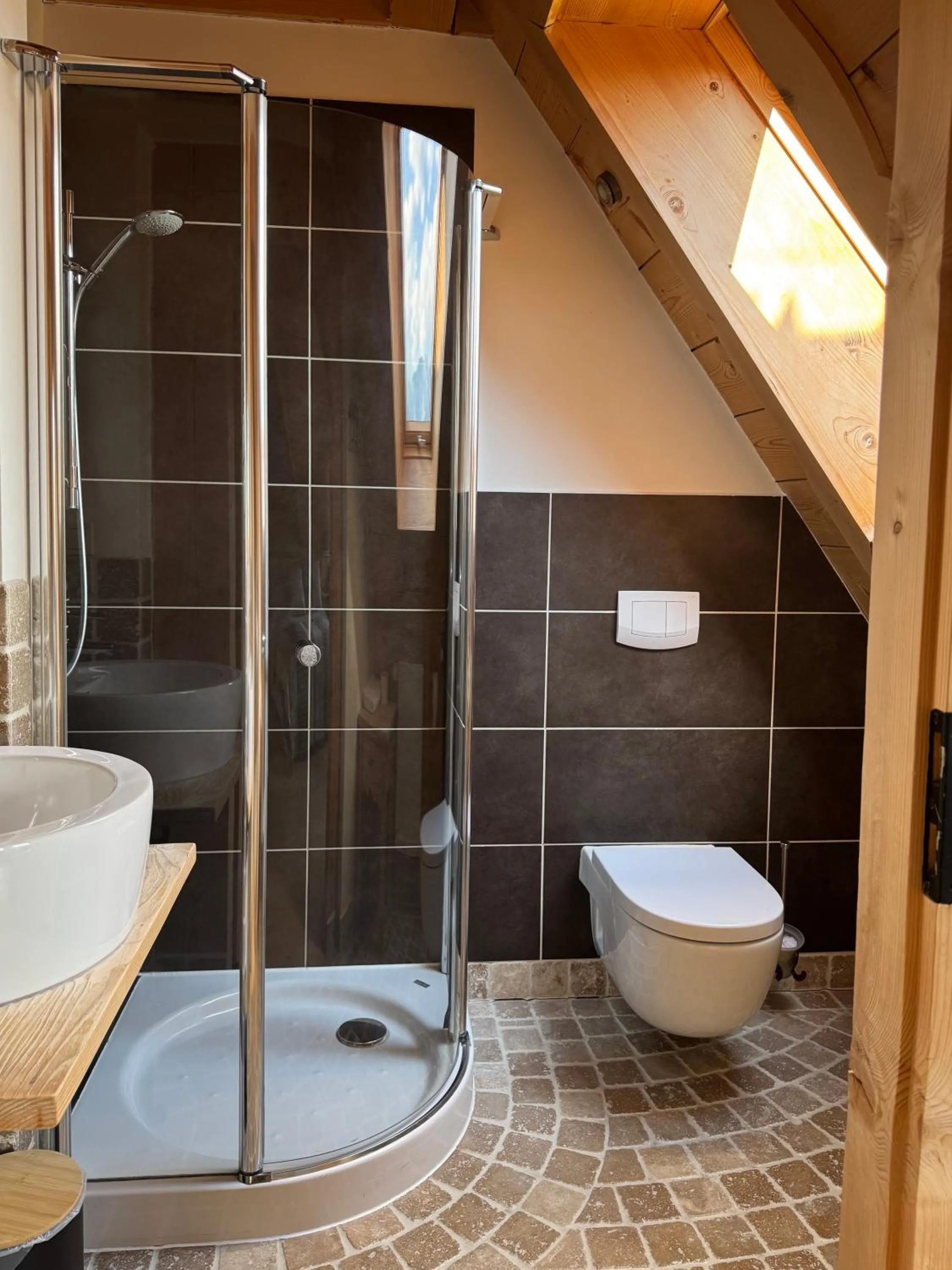 Shower in Villa Miodula- zwierzęta akceptowane bezpłatnie, bezpośredni widok na góry, parking w cenie!