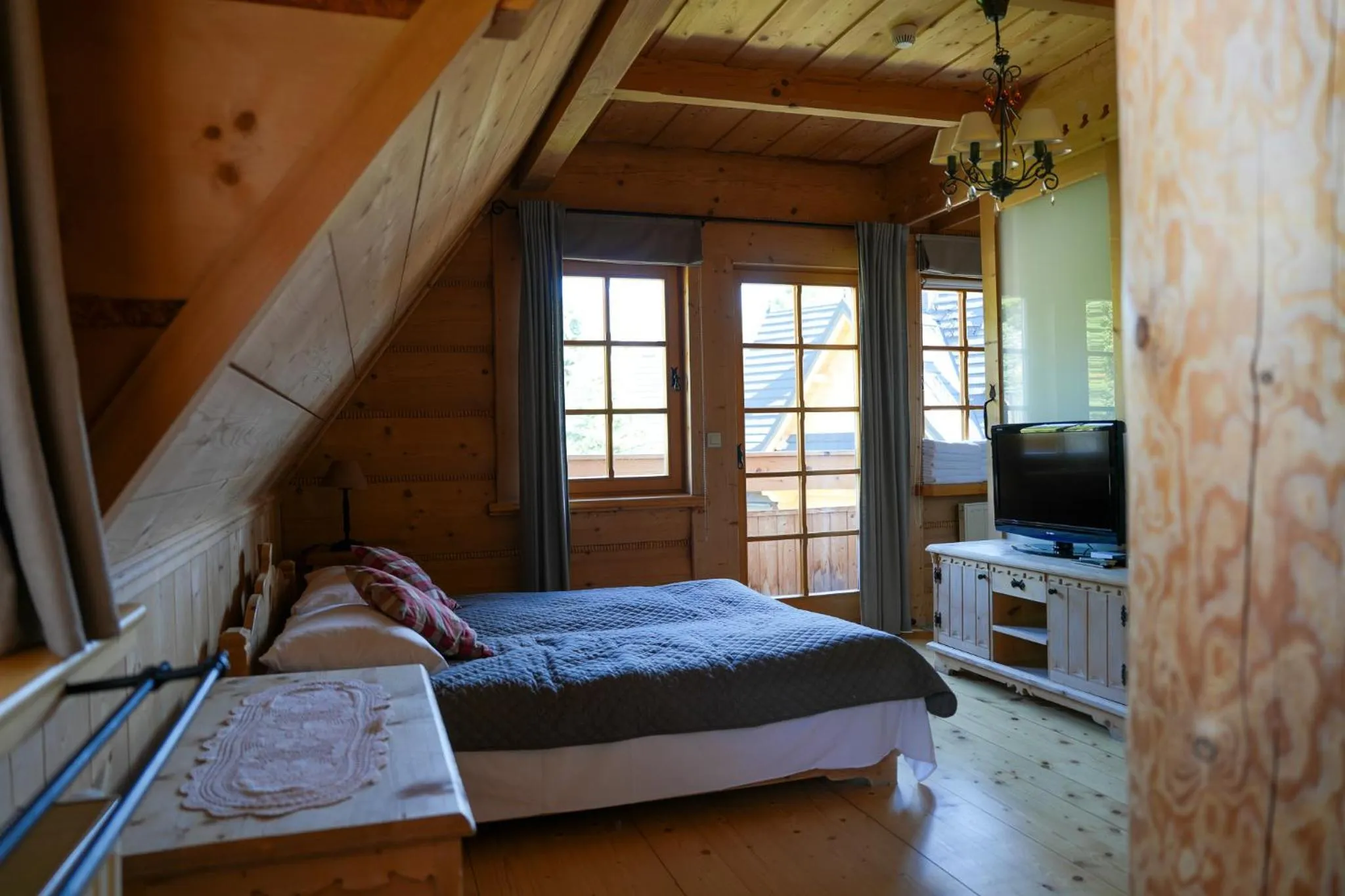 Bed in Villa Miodula- zwierzęta akceptowane bezpłatnie, bezpośredni widok na góry, parking w cenie!