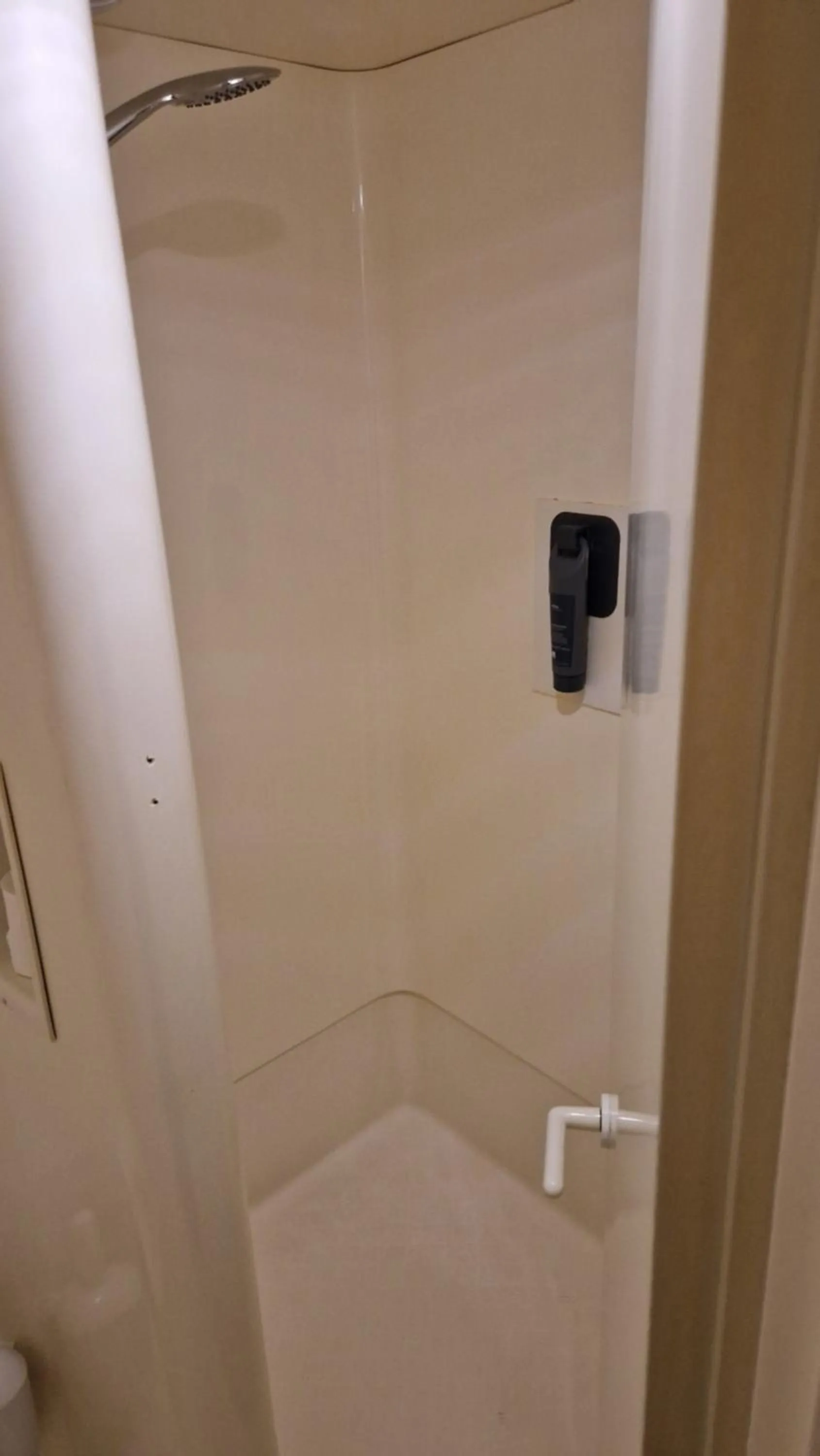 Shower in Quick Palace Epinal