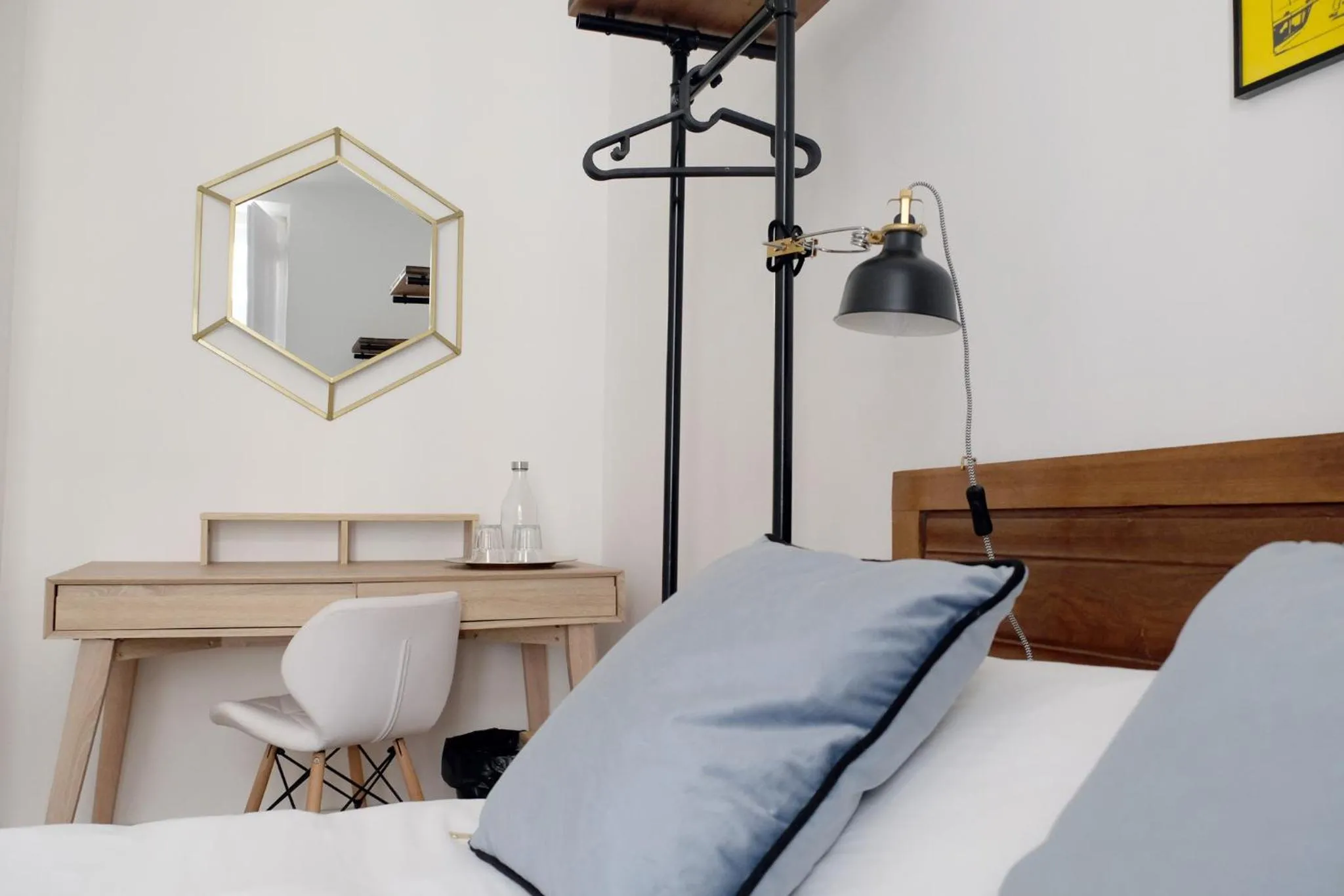 Bed in Lisbon Poets Inn