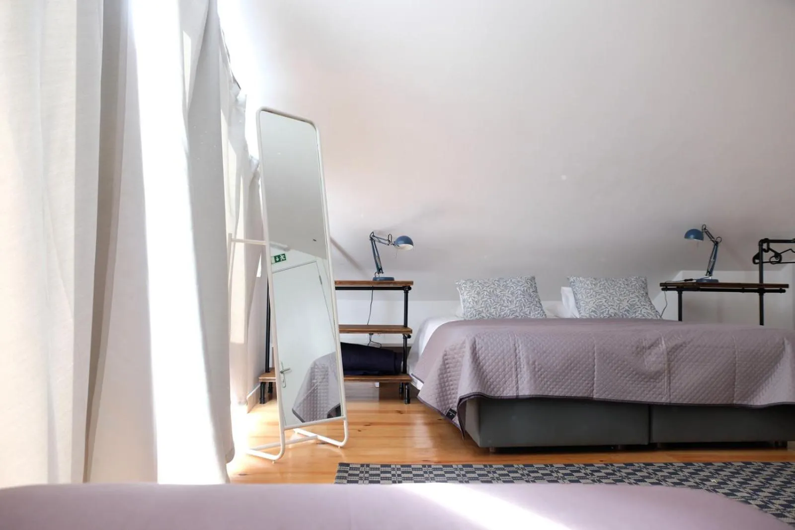 Photo of the whole room, Bed in Lisbon Poets Inn