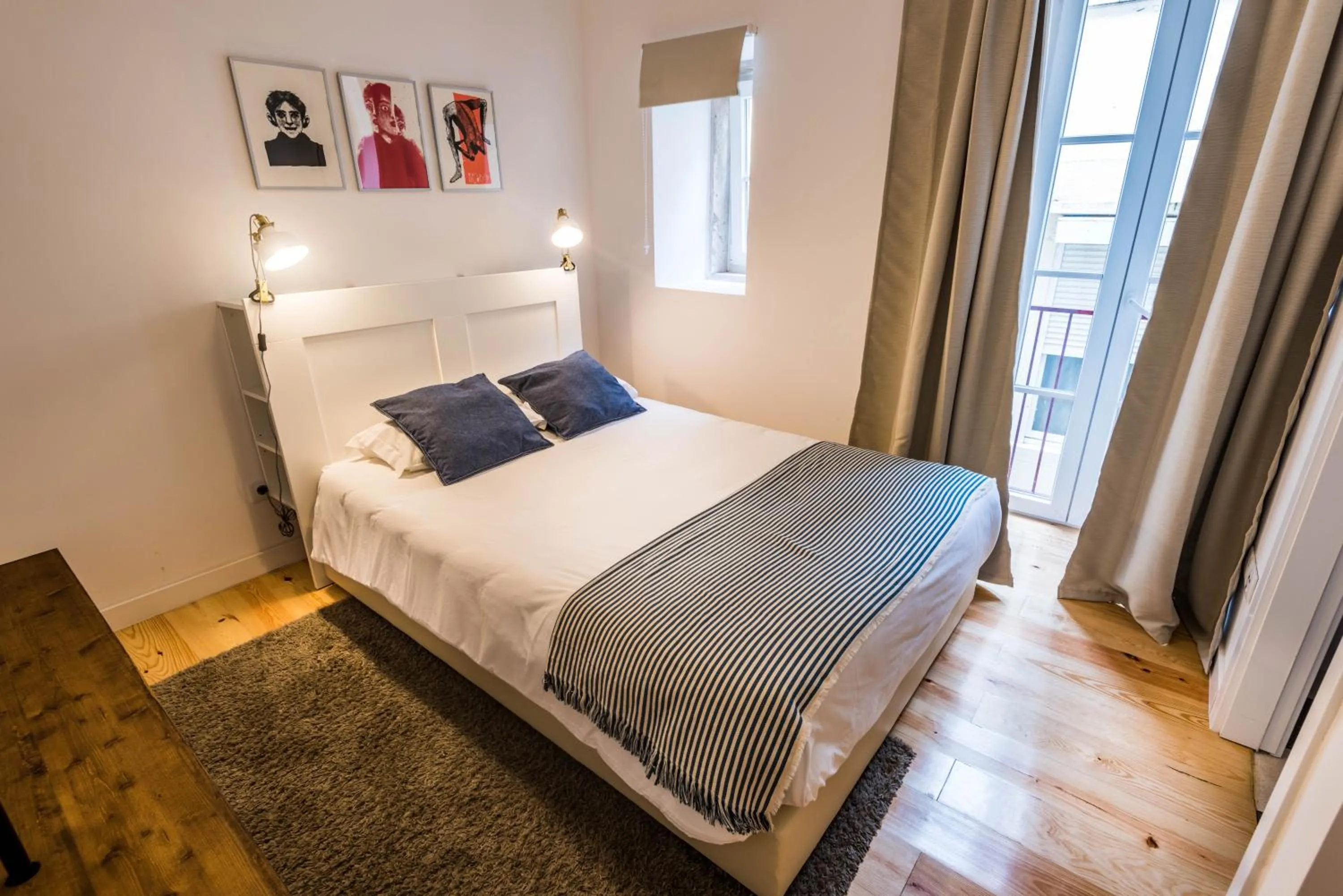 Bed in Lisbon Poets Inn