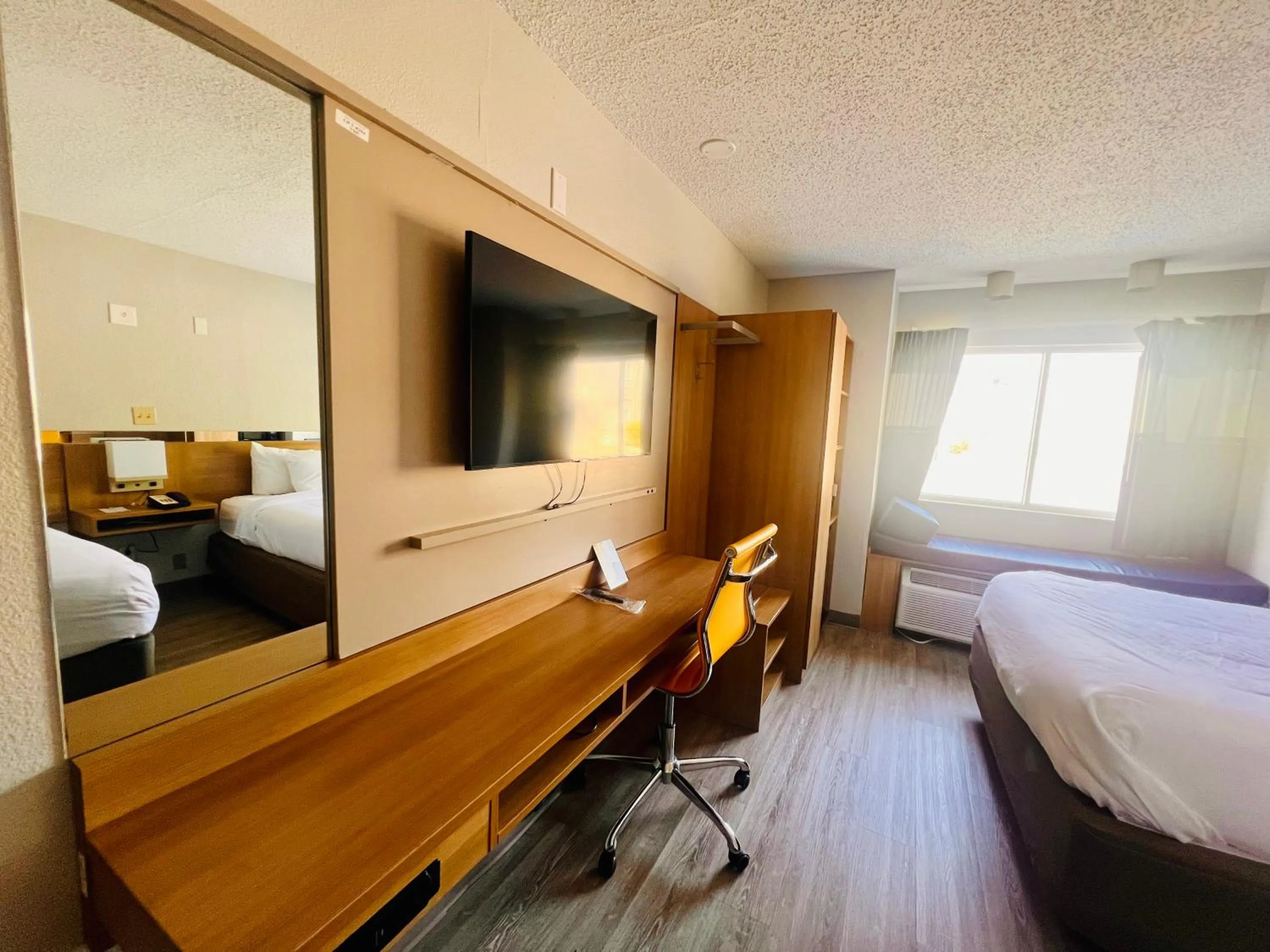 Bed in Microtel Inn by Wyndham Lexington