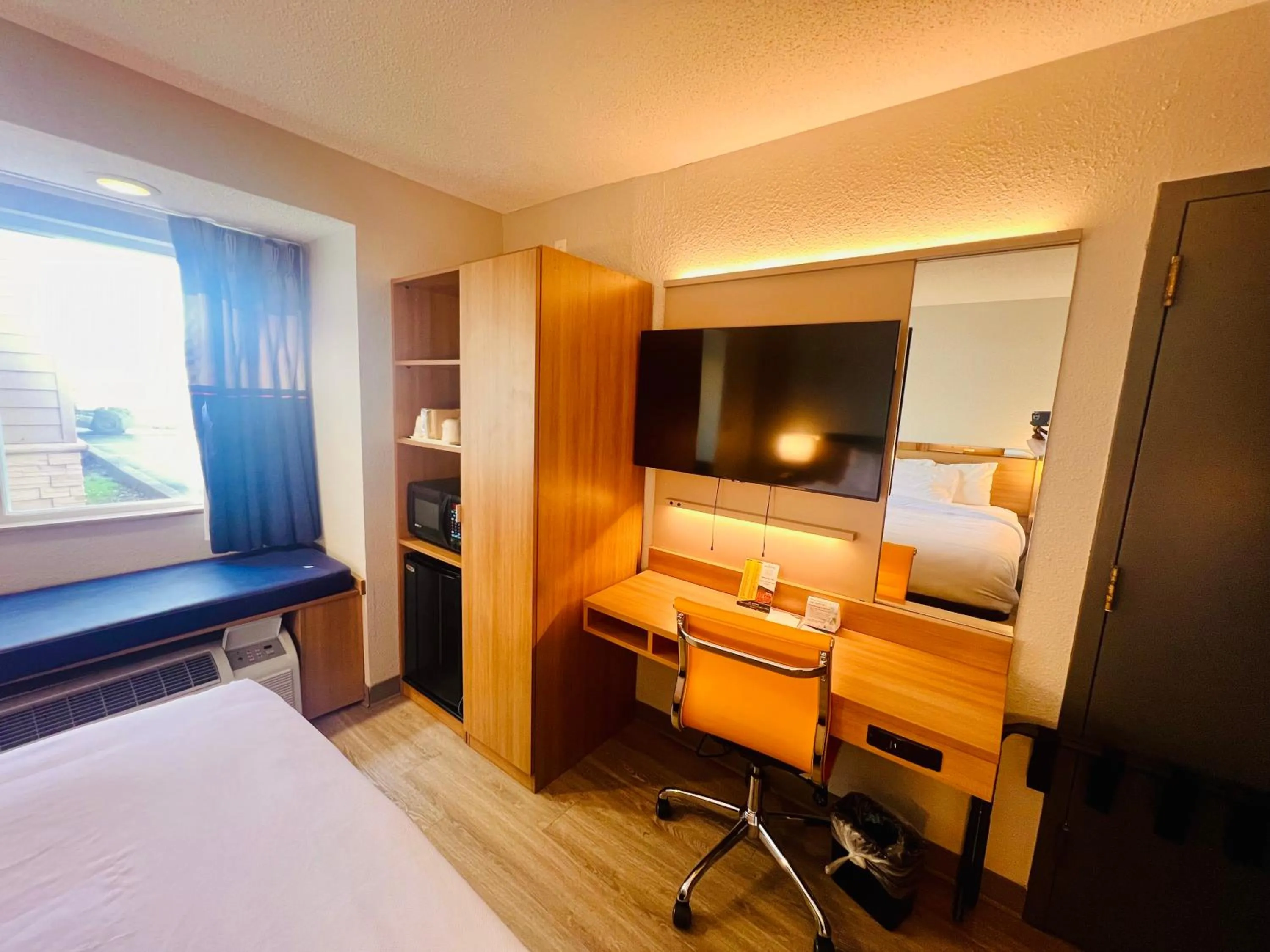 Bed in Microtel Inn by Wyndham Lexington