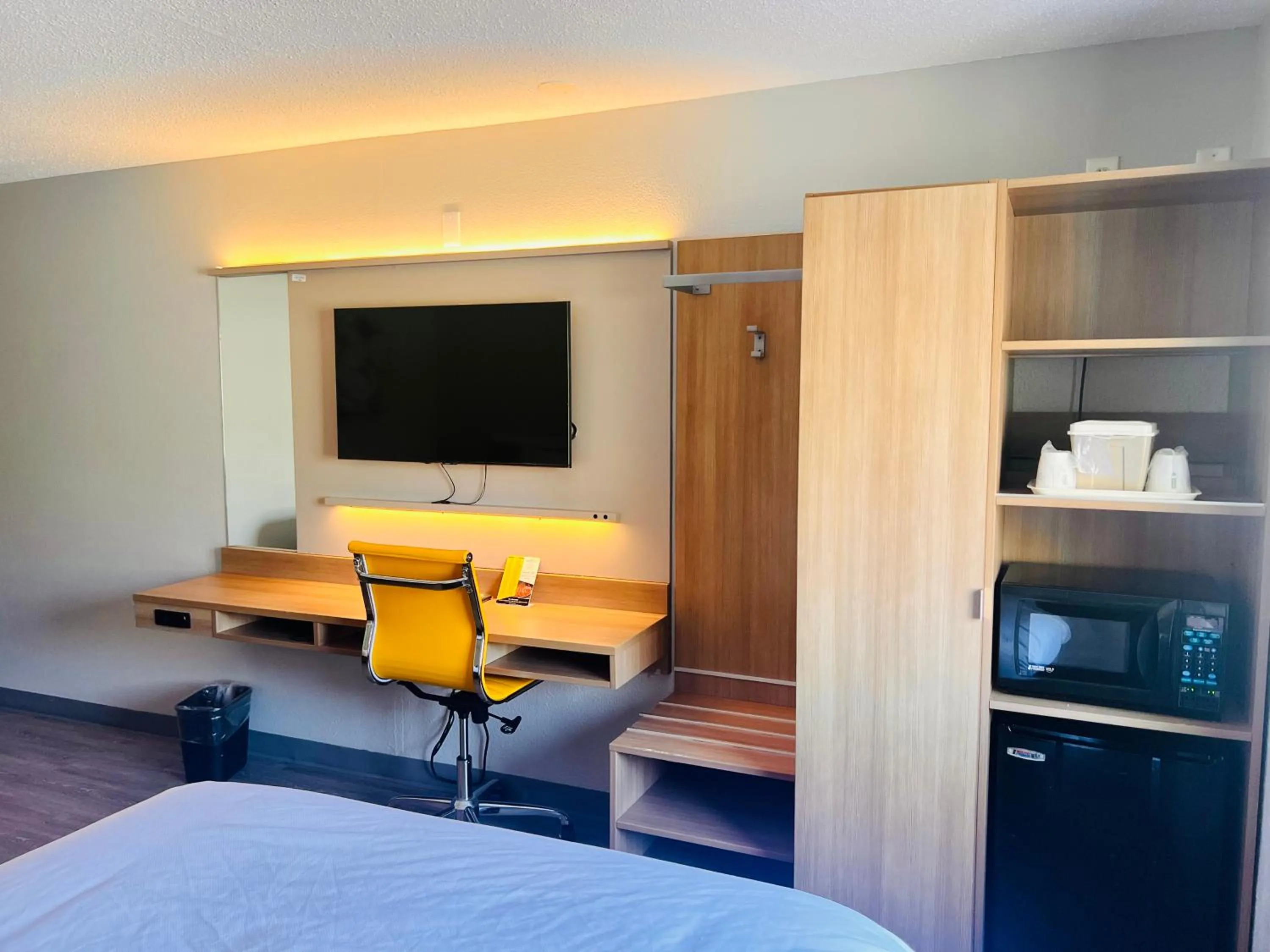 Bed in Microtel Inn by Wyndham Lexington