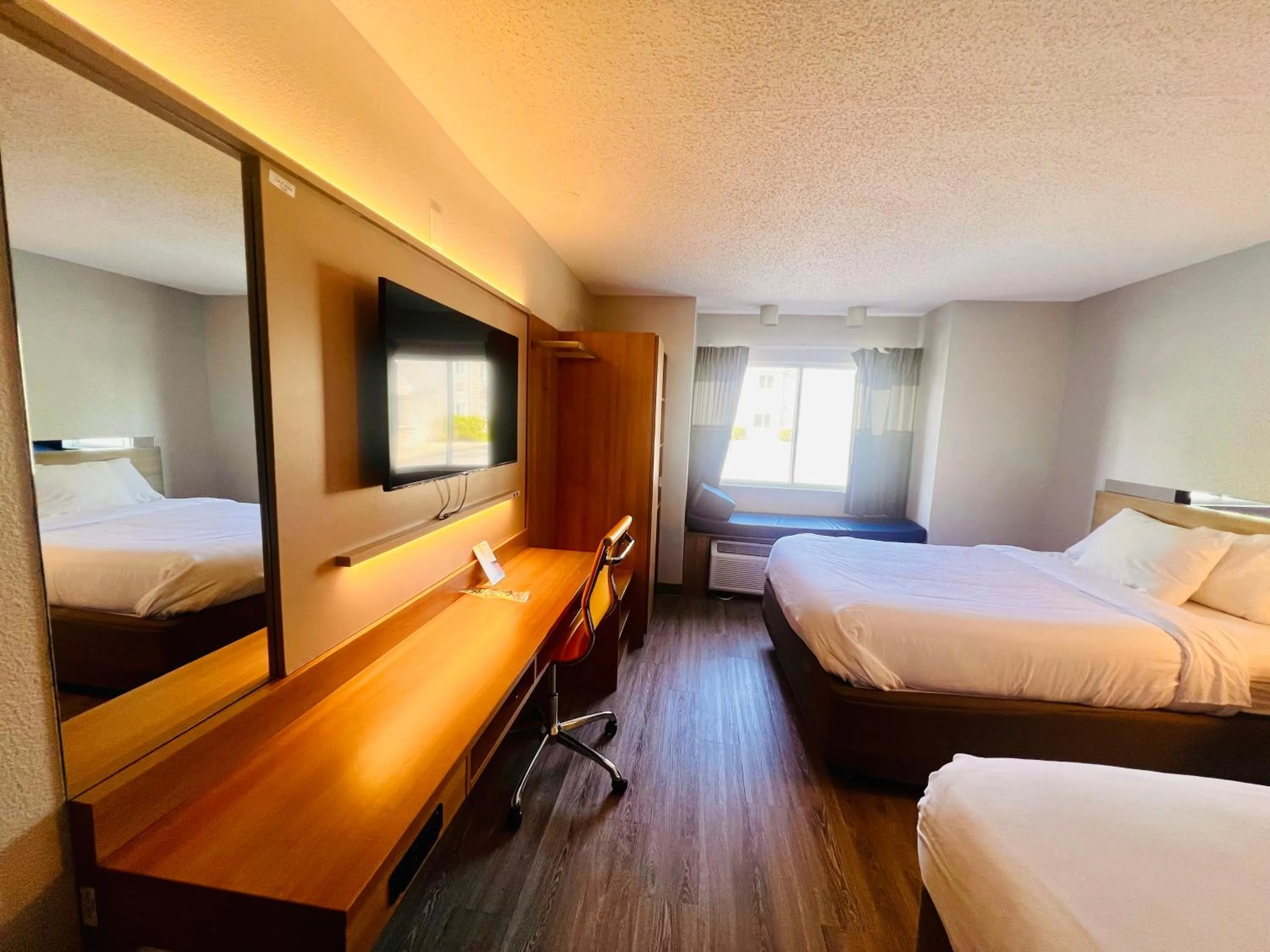 Bed in Microtel Inn by Wyndham Lexington