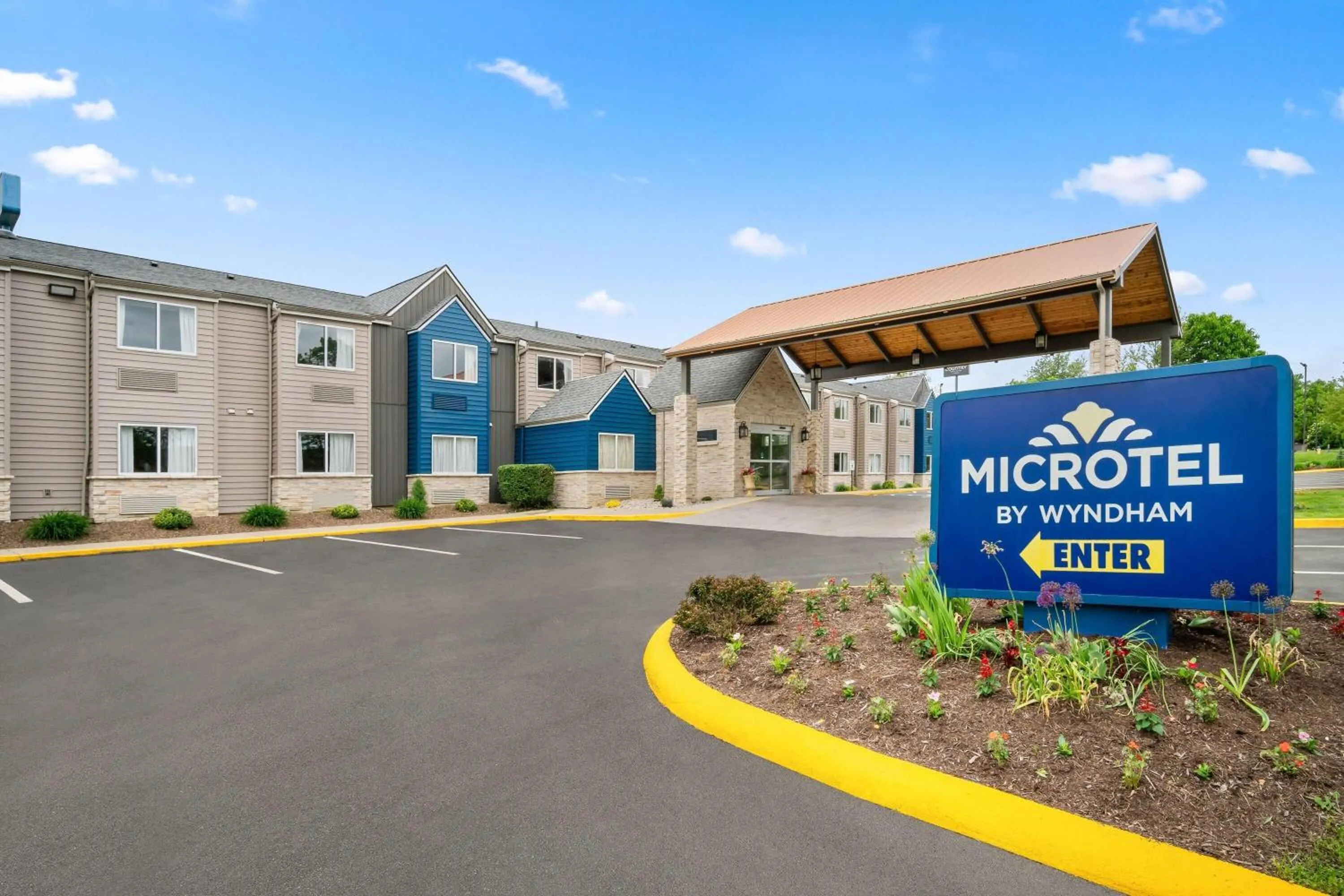 Property building in Microtel Inn by Wyndham Lexington