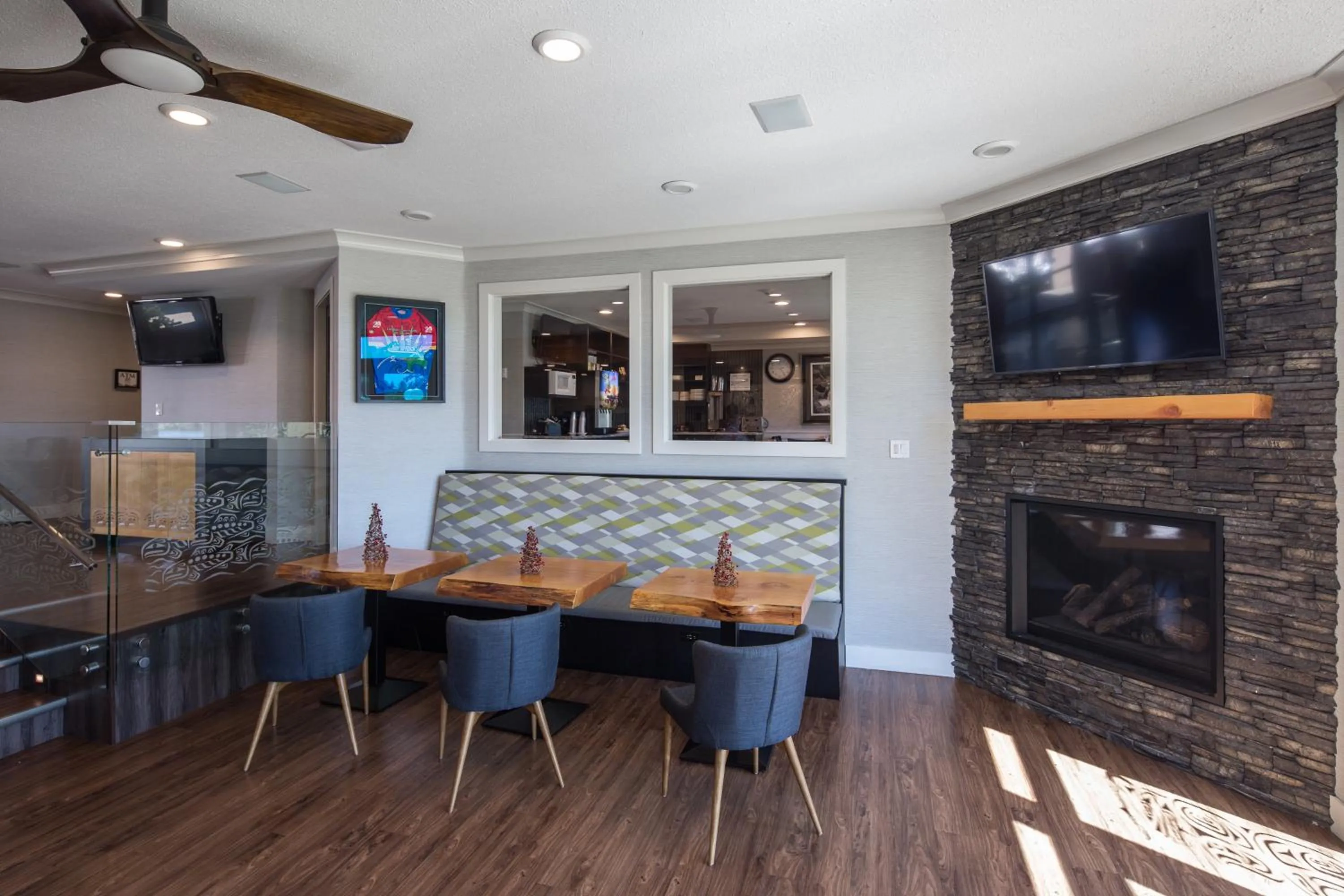 Lobby or reception in Inn on Long Lake