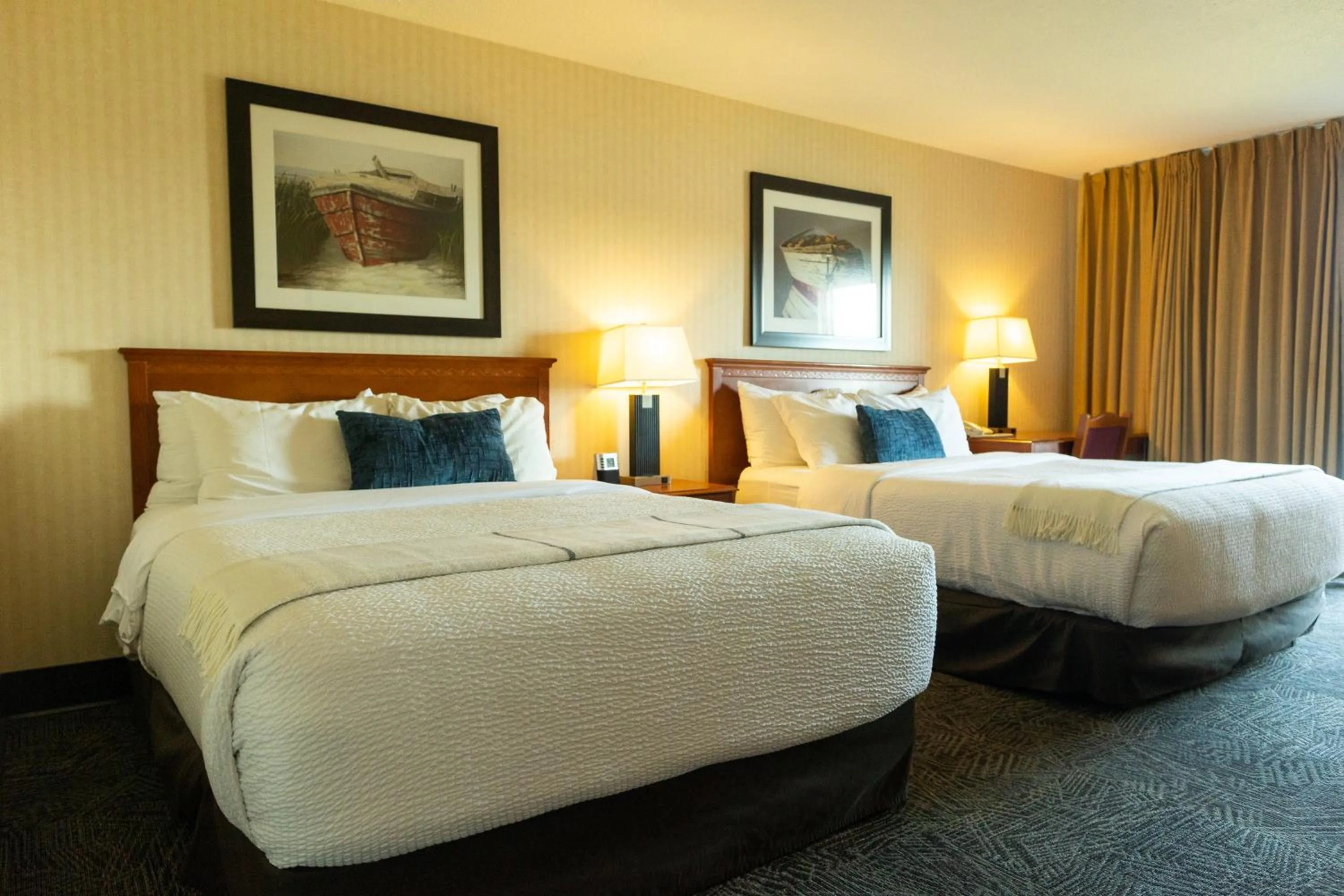 Bed in Inn on Long Lake