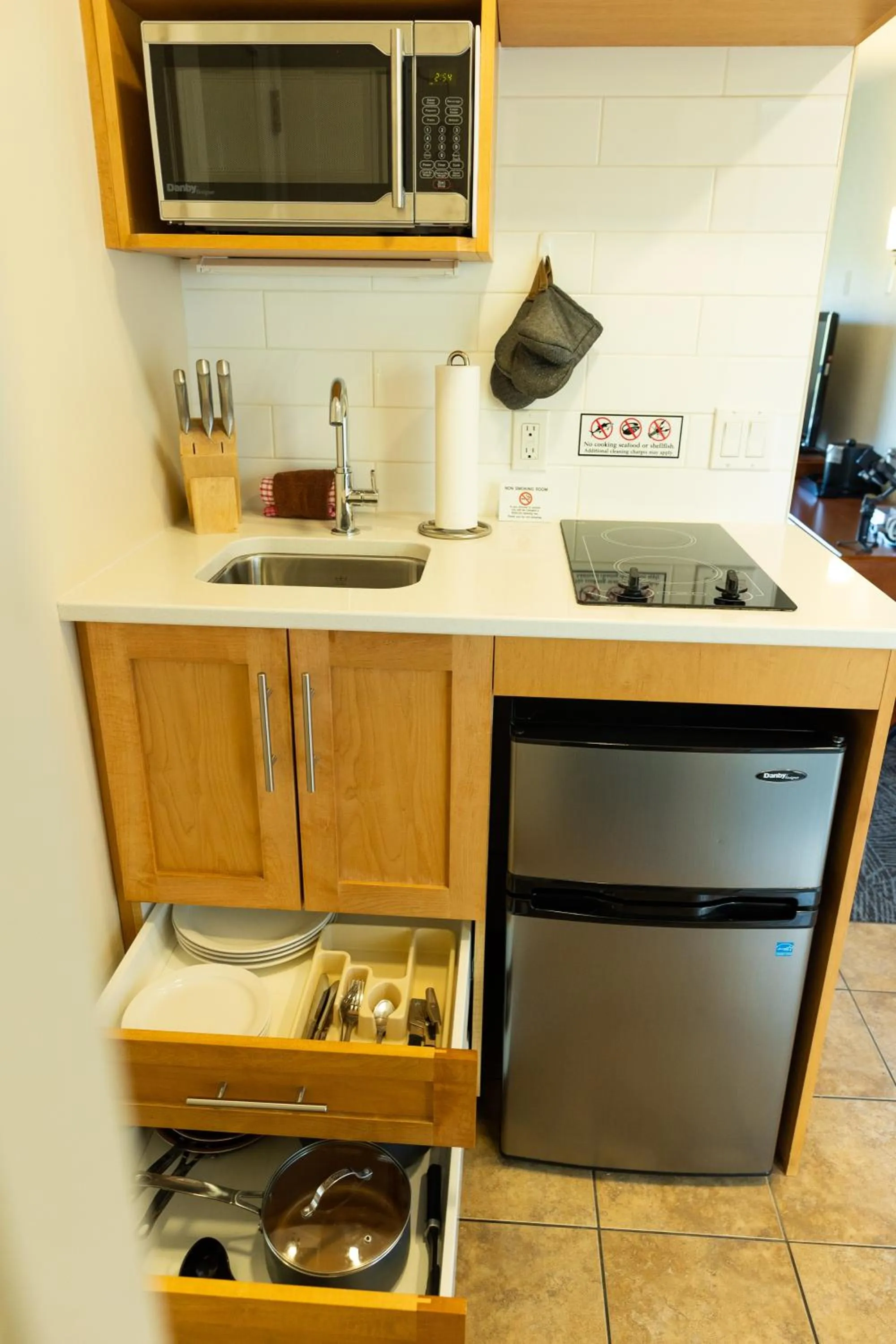 Kitchen or kitchenette in Inn on Long Lake