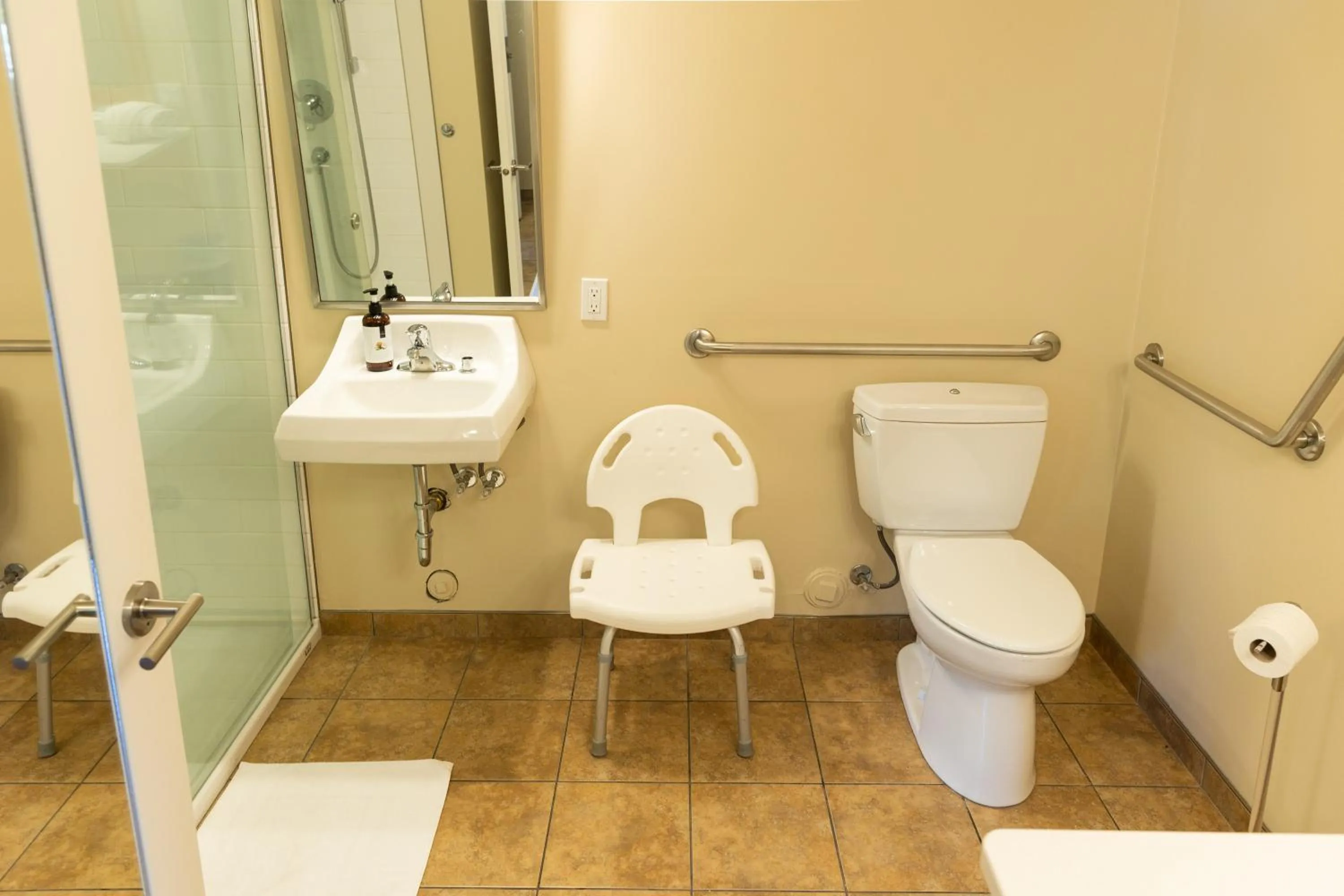 acessibility in Inn on Long Lake