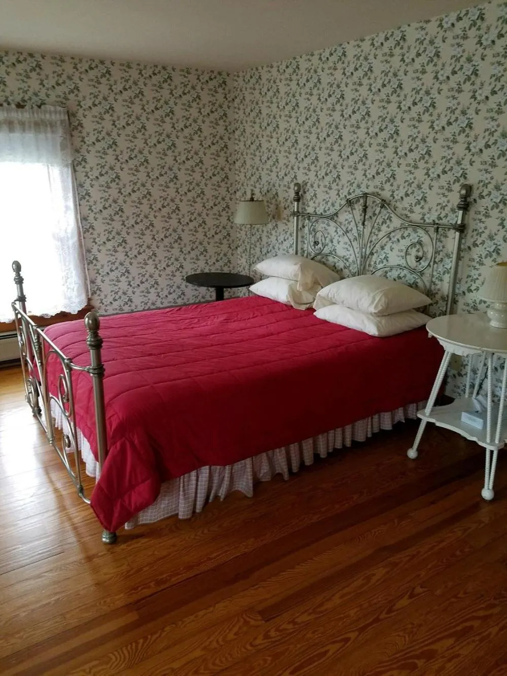 Bed in The Wayside Inn