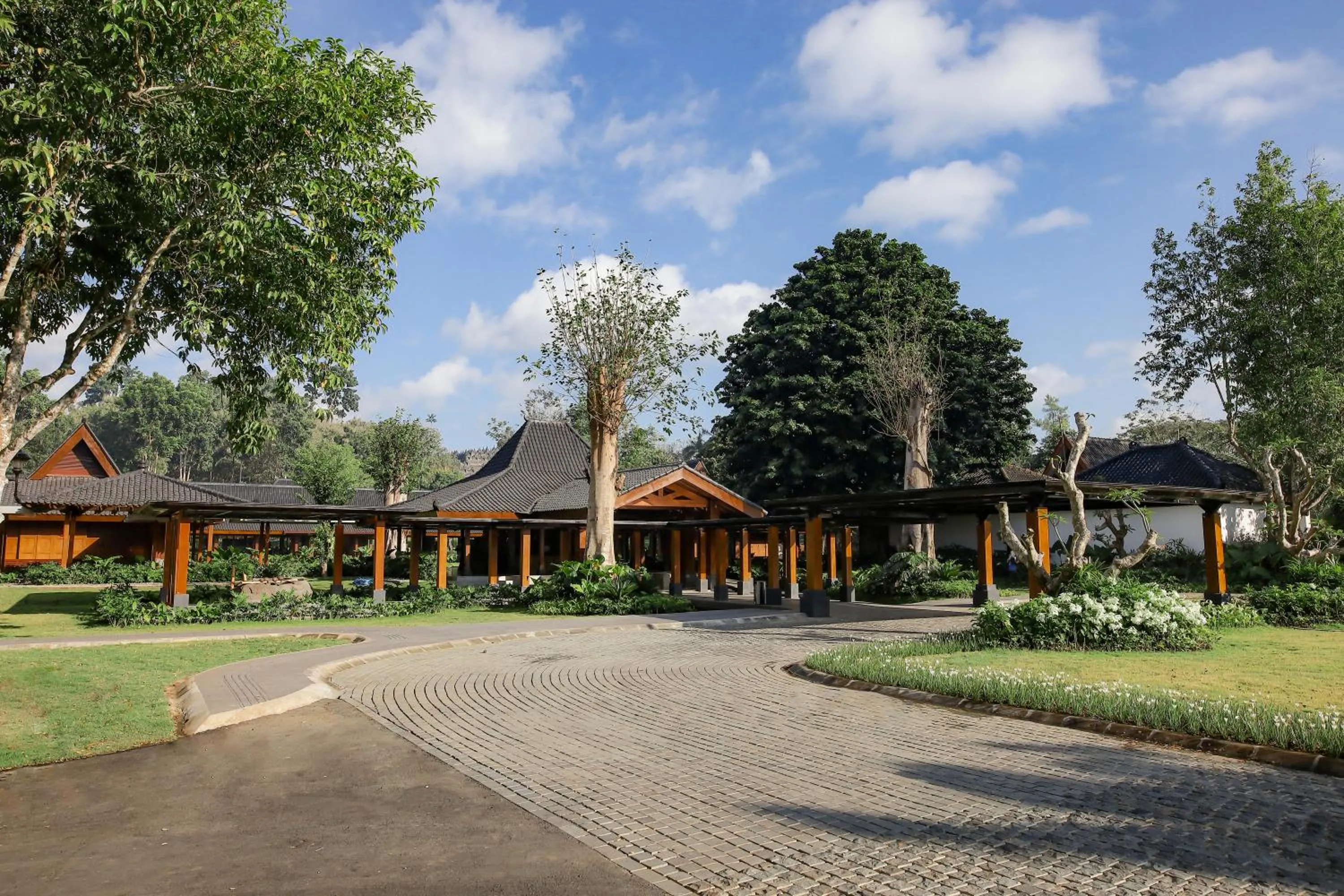 Manohara Borobudur Cultural Center