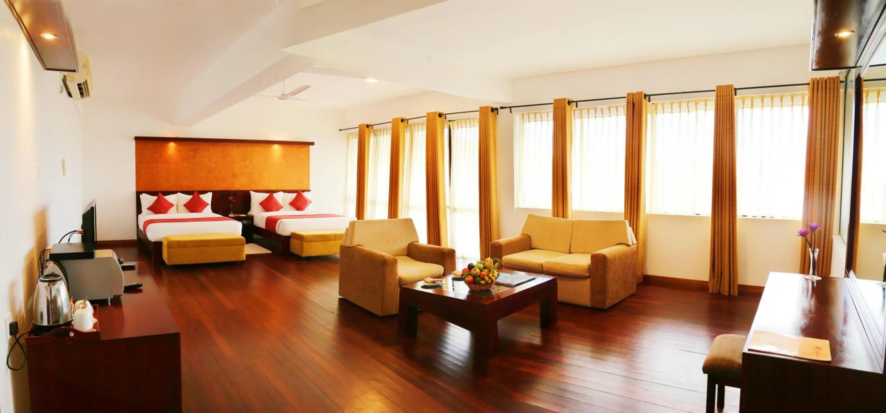 Photo of the whole room, Bed in Mandara Resort Mirissa