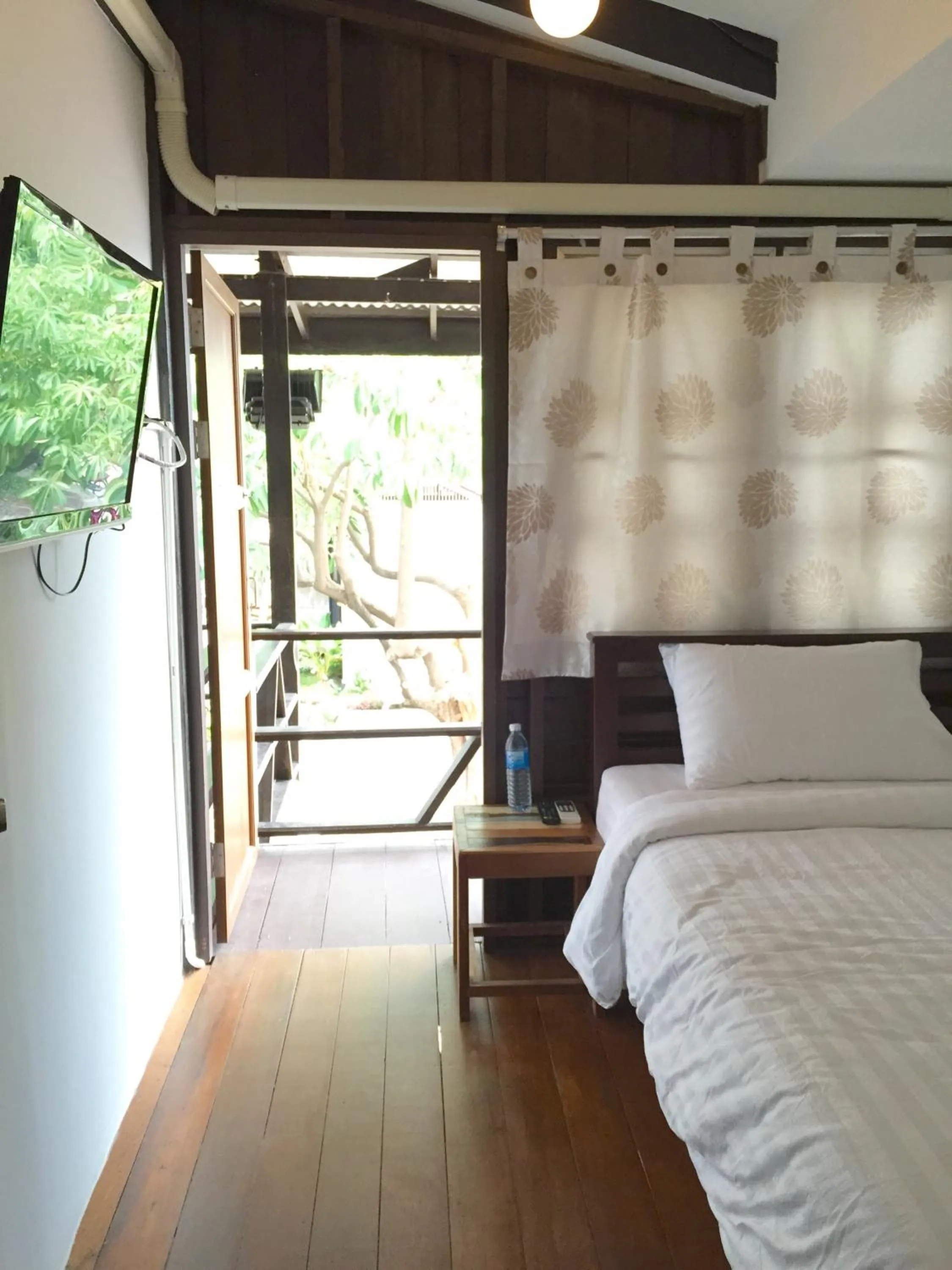 Balcony/Terrace, Bed in Niwas Ayutthaya