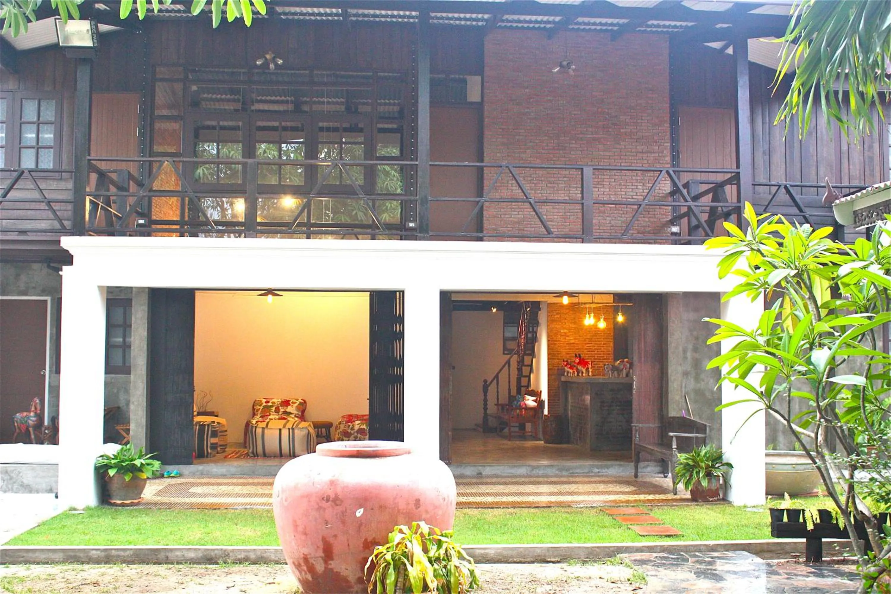 Property building in Niwas Ayutthaya