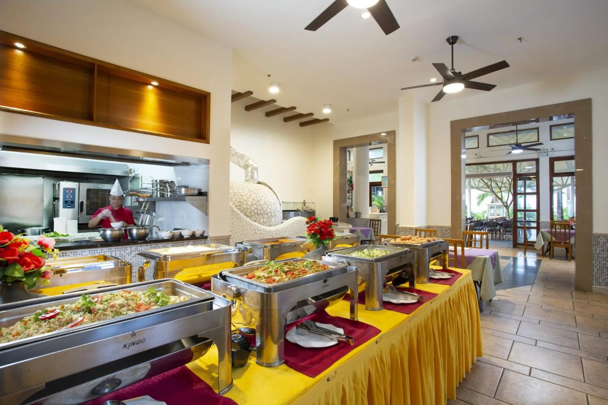 Buffet breakfast in Tianze Beach Resort