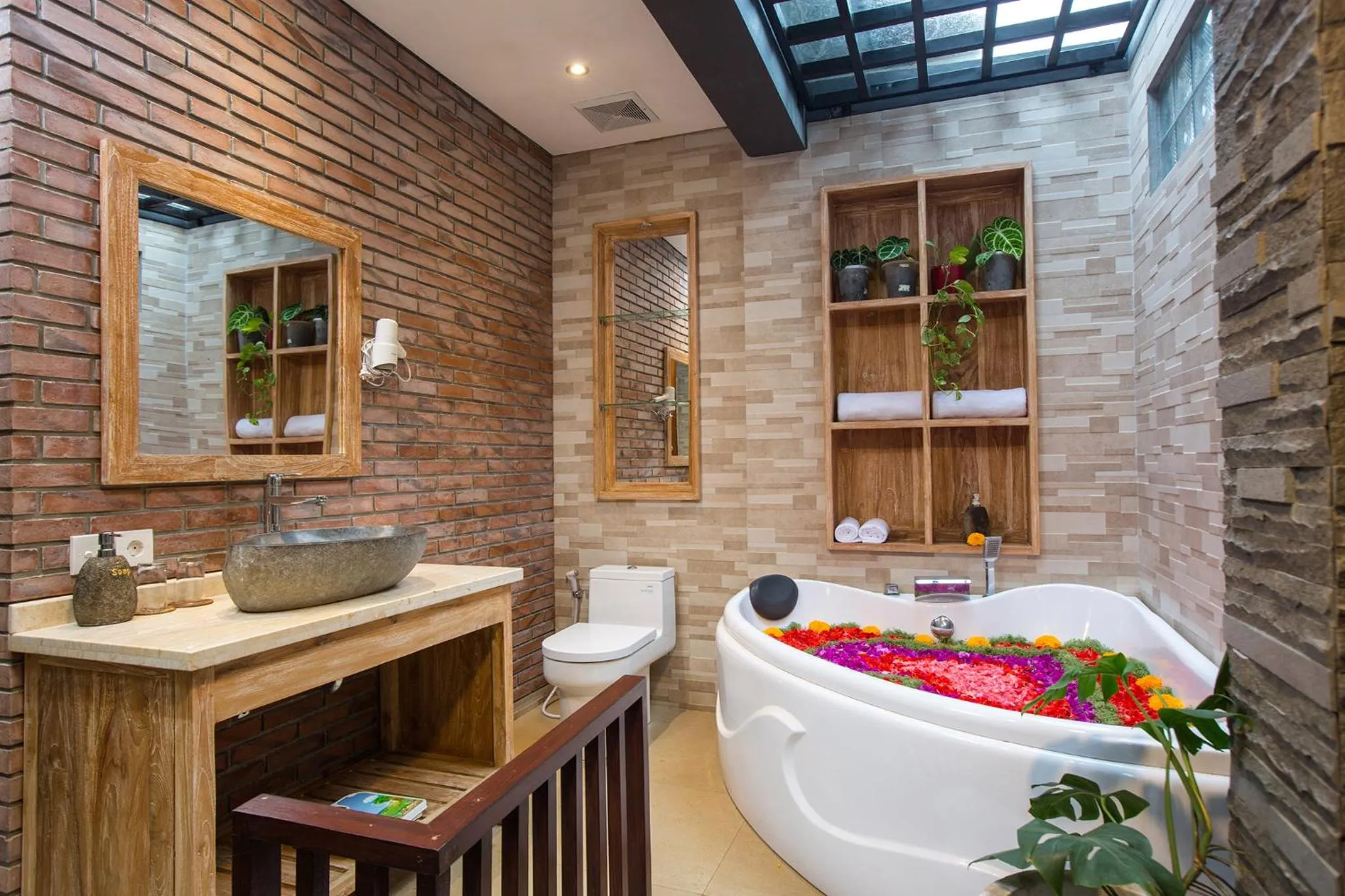 Bathroom in Alas Petulu Villa Resort and Spa