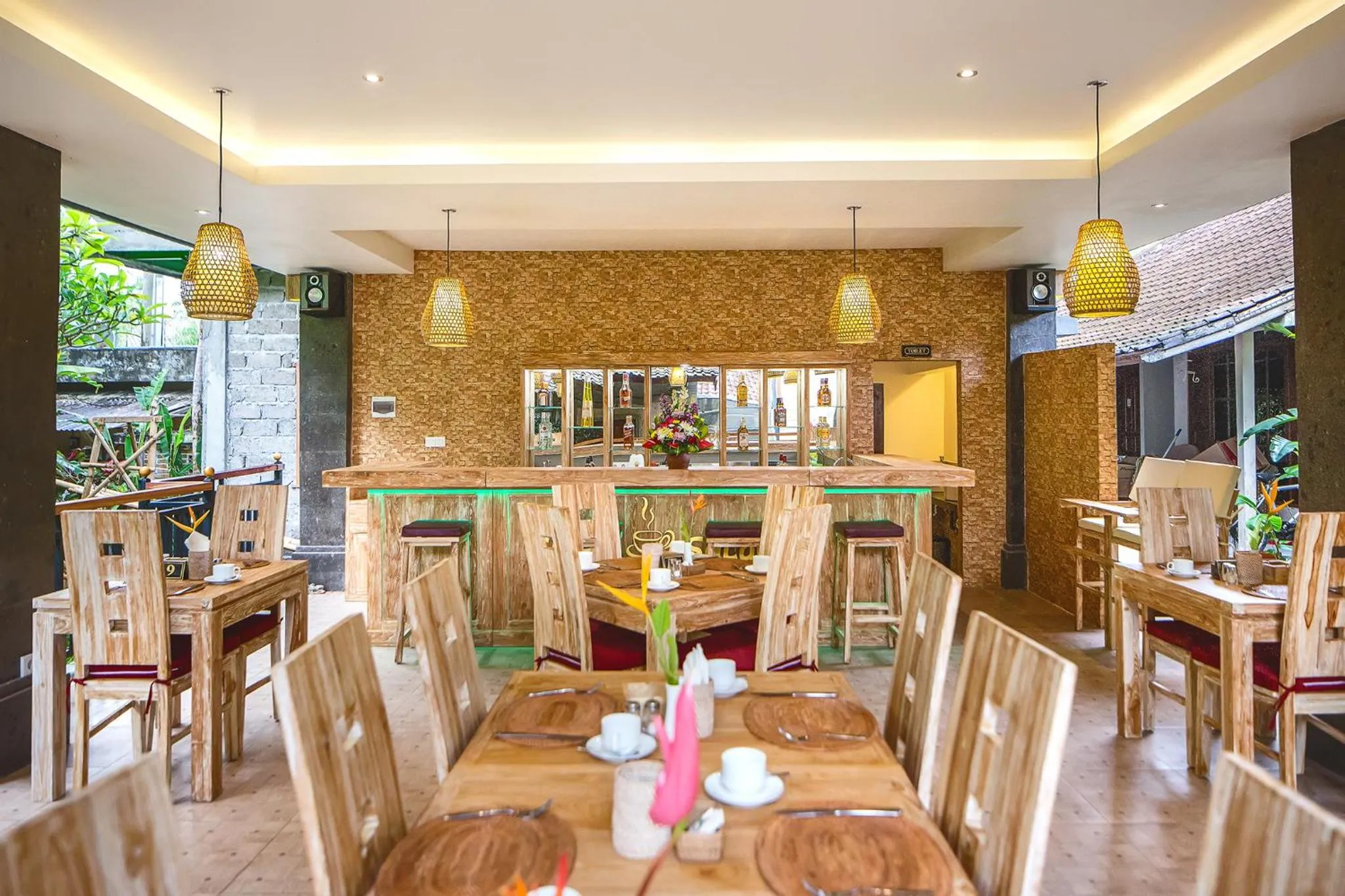 Restaurant/places to eat in Alas Petulu Villa Resort and Spa